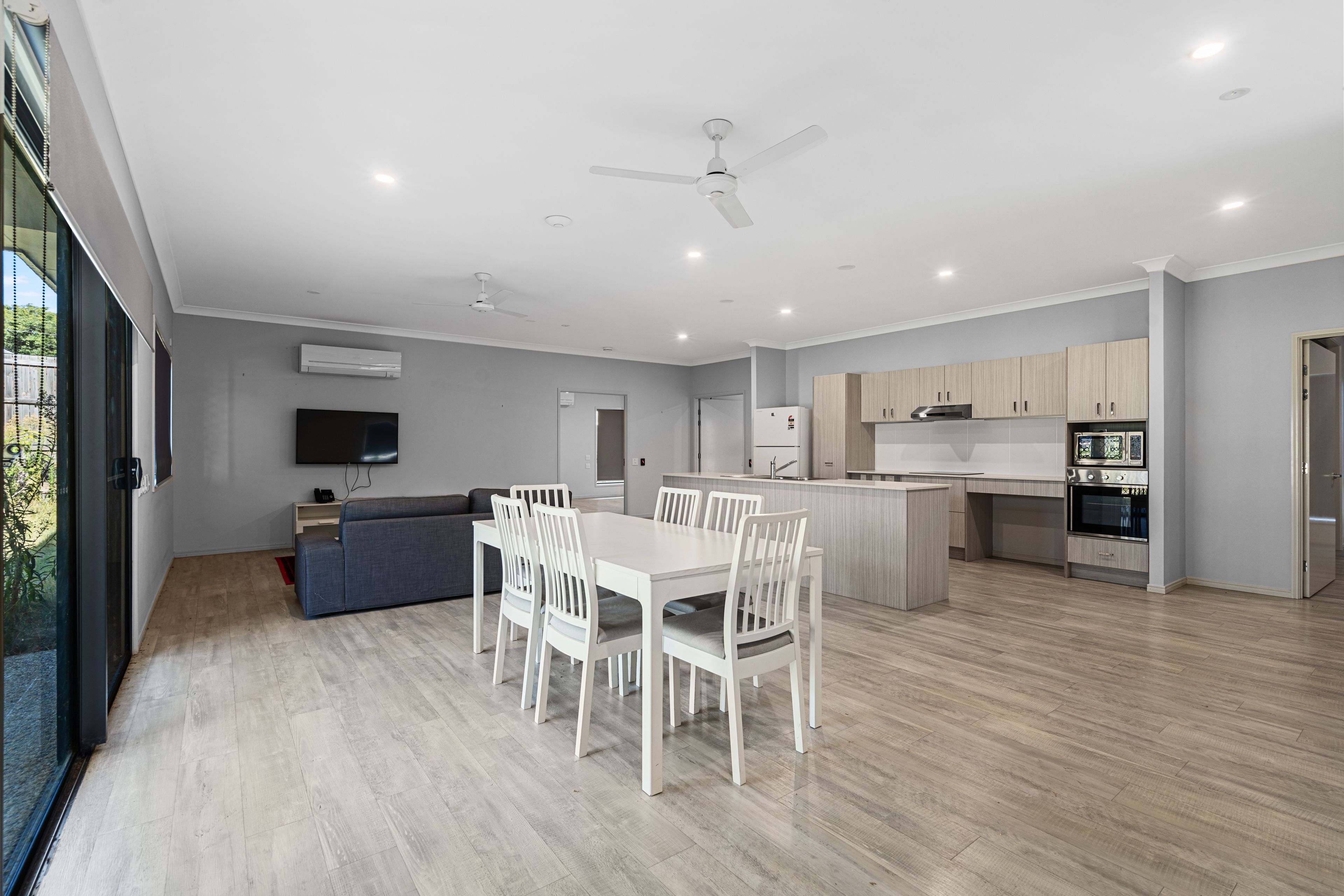 28B Lusitania Street — photo 6 of 17