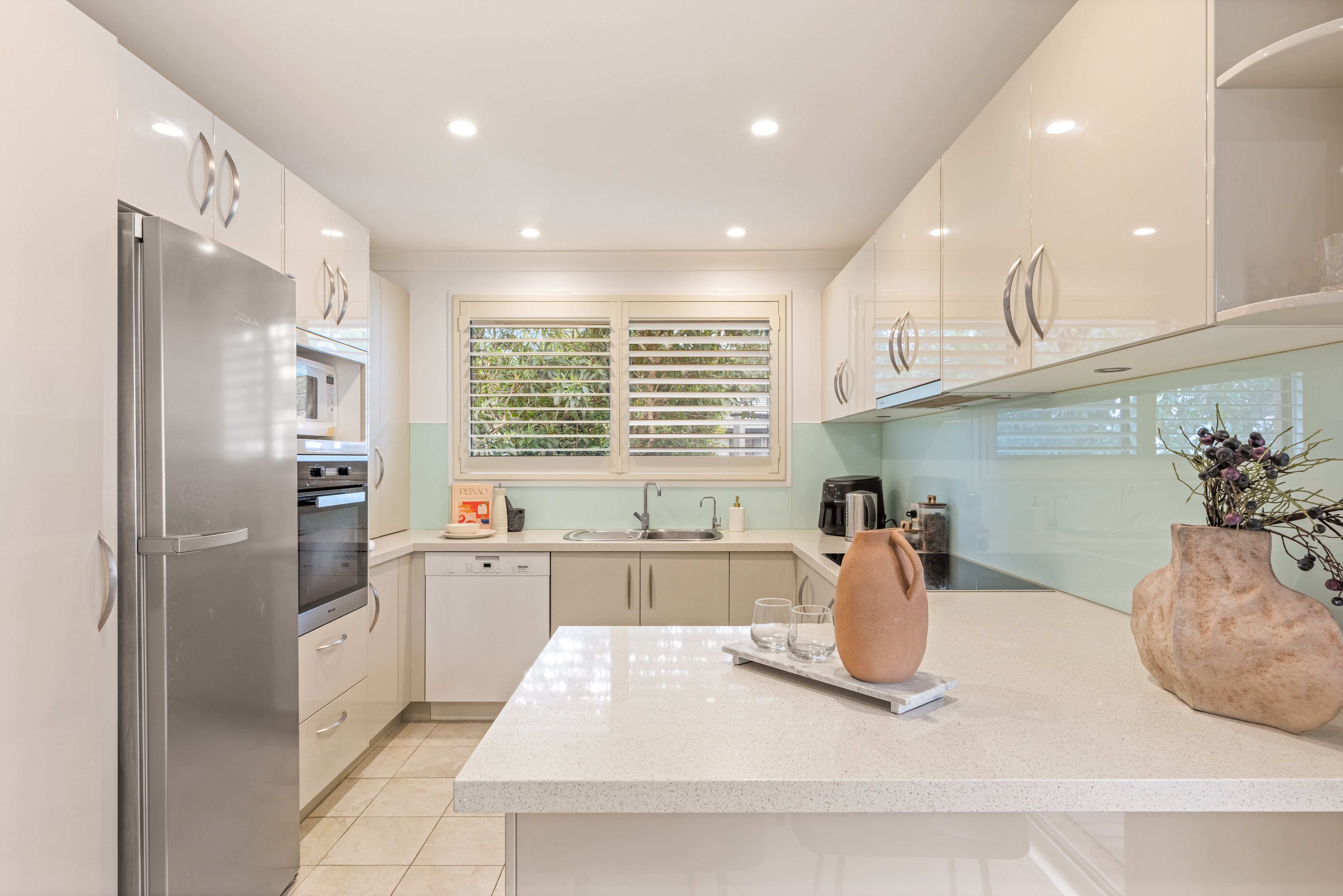 13 Hobart Place — photo 11 of 17