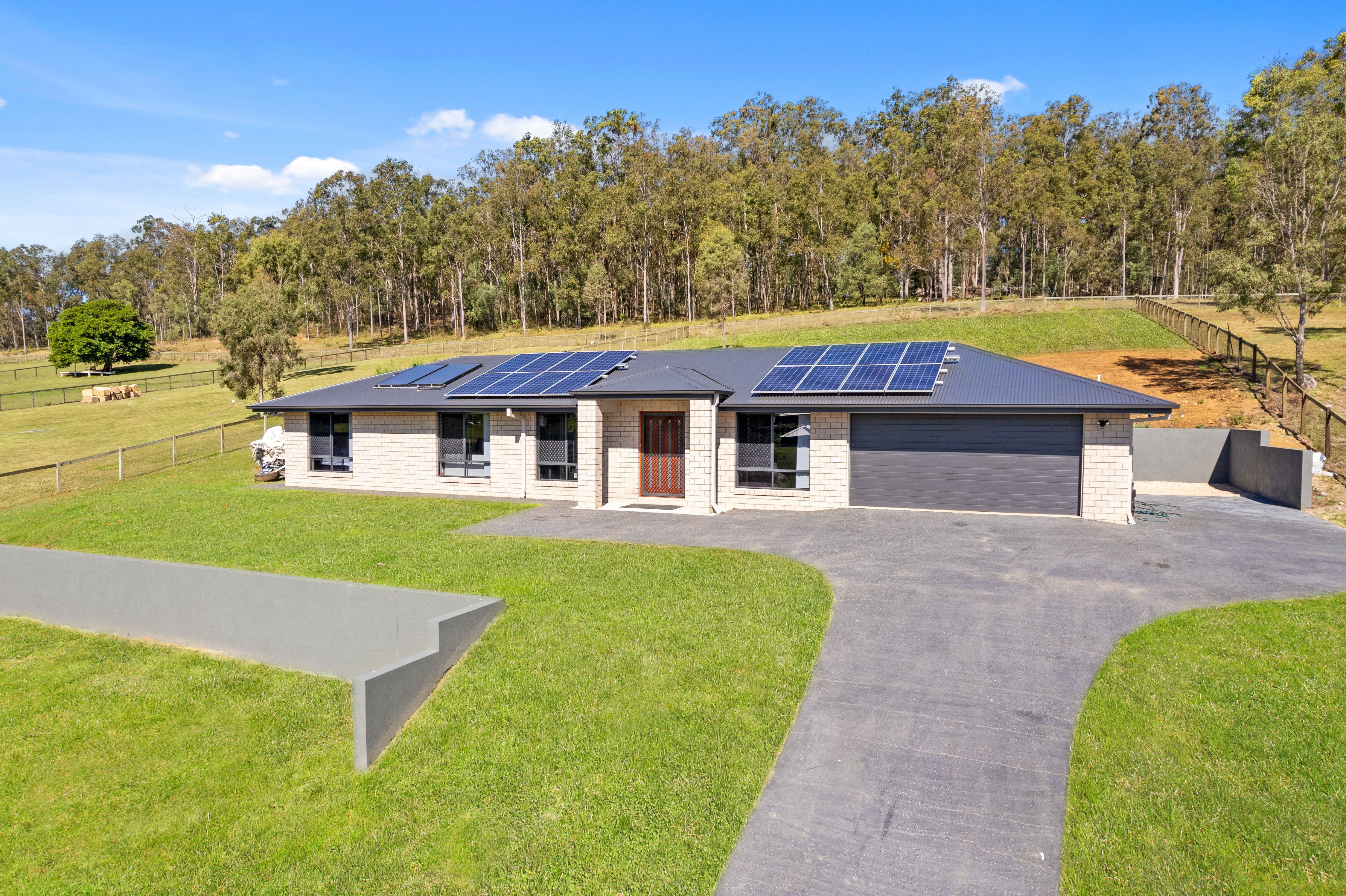 110114 Munroe Drive, Woodhill, QLD 4285 Sold House Ray White Beenleigh