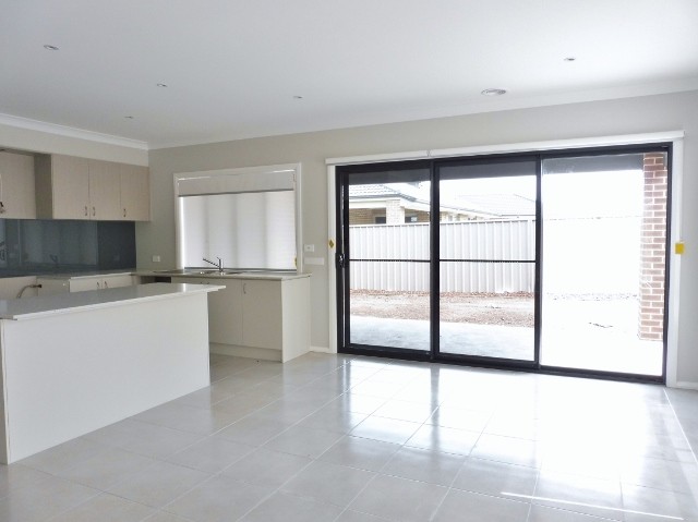 25 Renam Street, Pakenham, VIC 3810