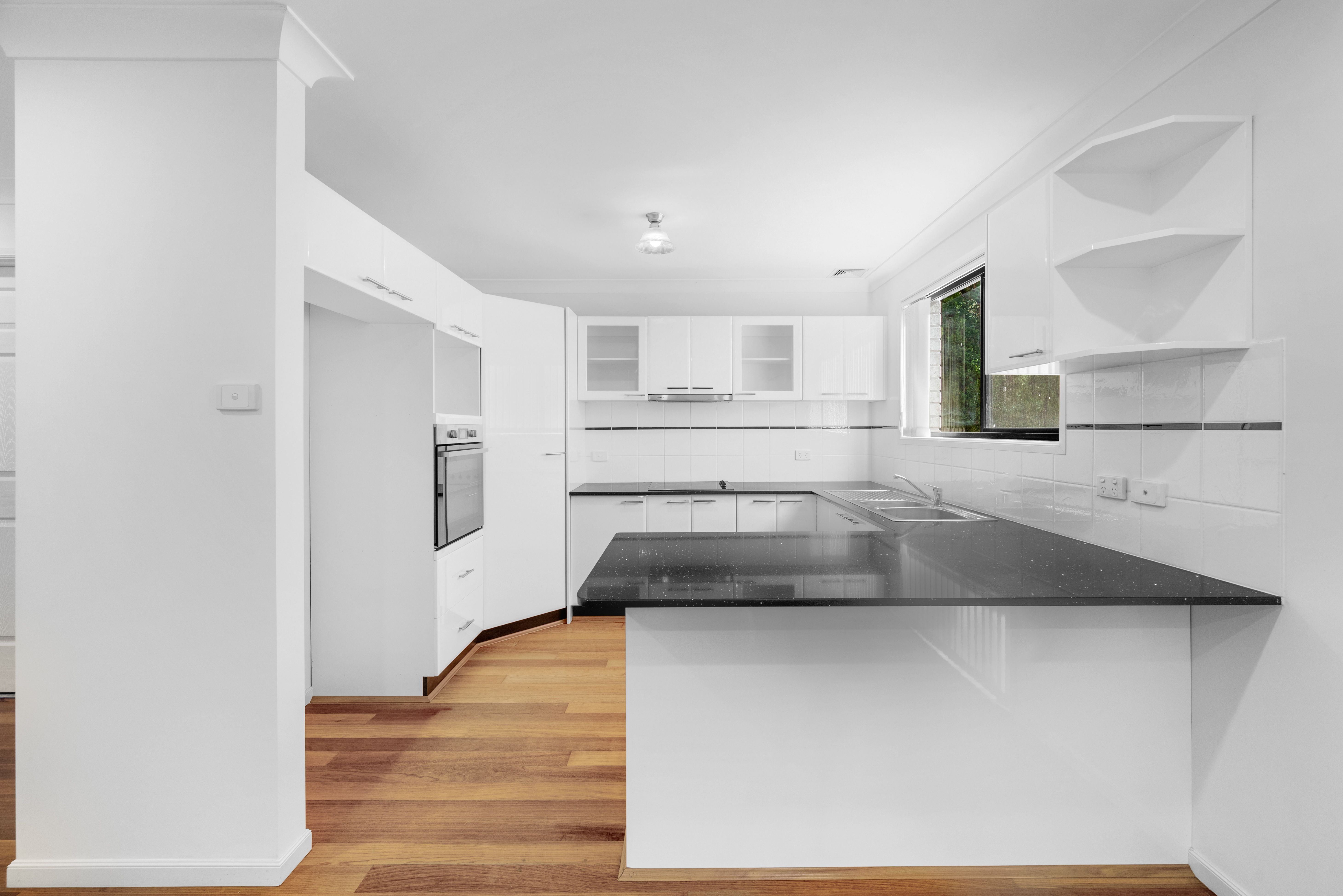 100 Kendall Drive, Casula, NSW 2170