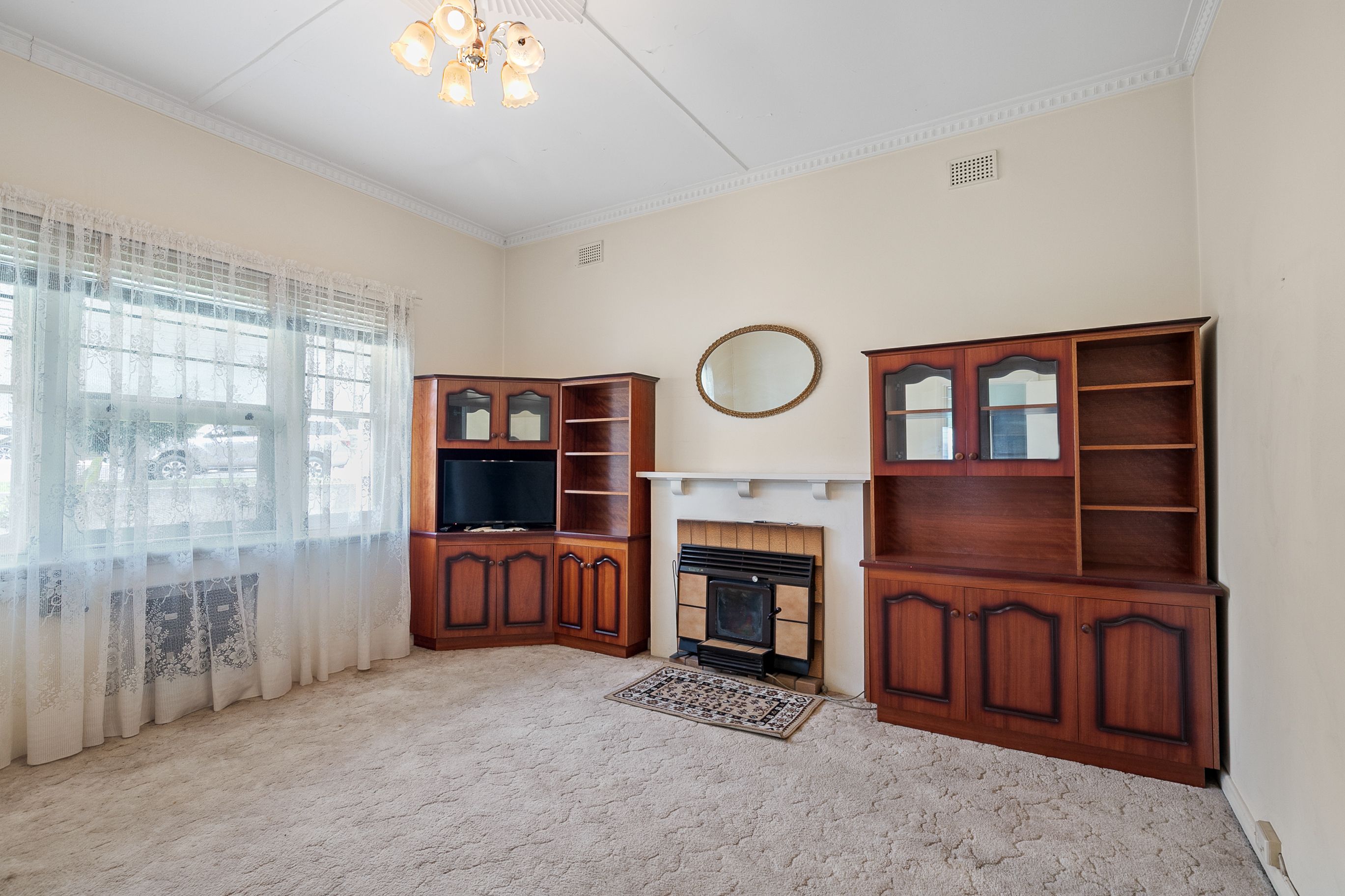 12 Kay Avenue — photo 3 of 21