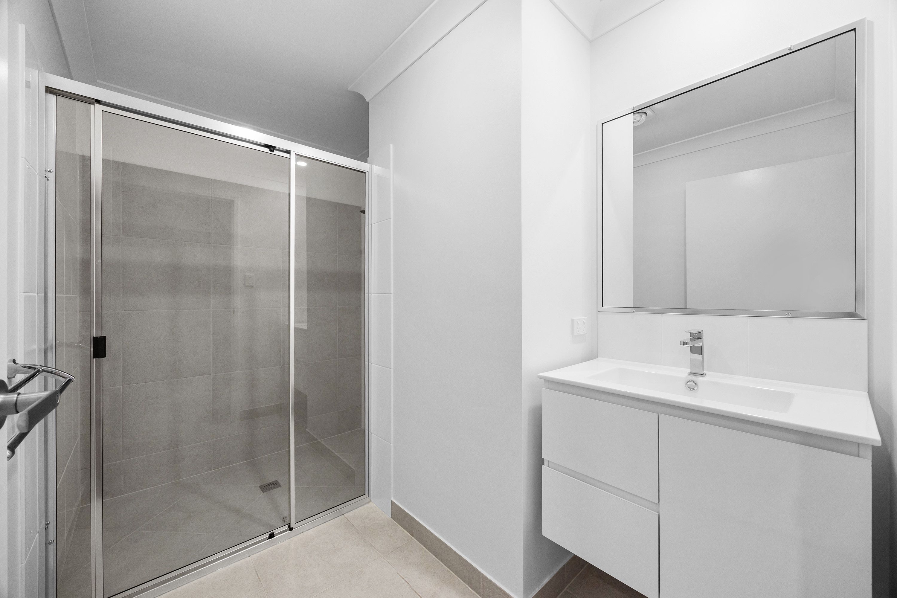 37 Aurora Road — photo 9 of 11