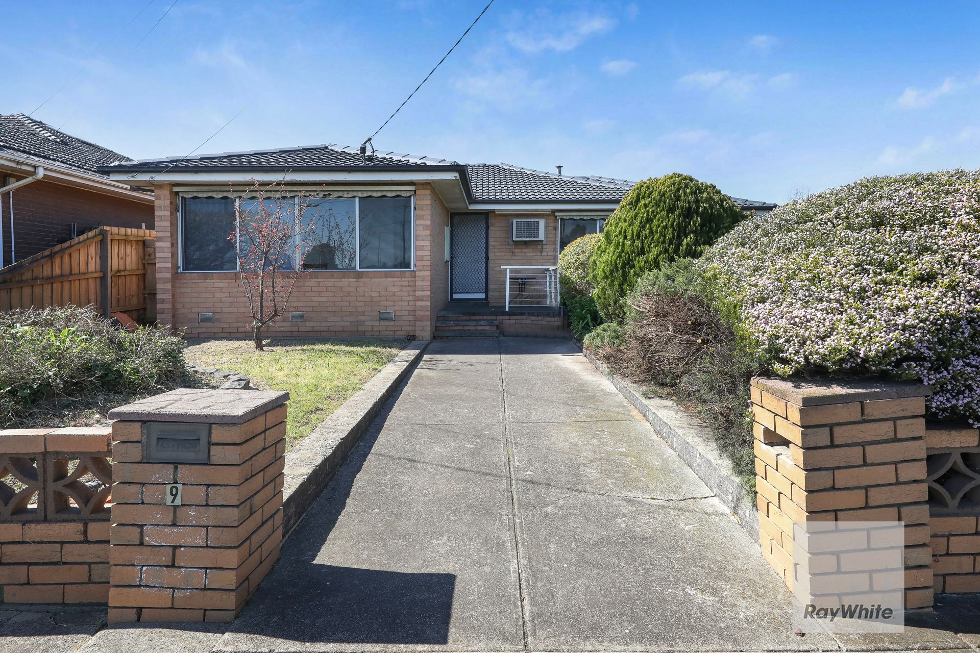 9 Dudley Court — photo 3 of 14