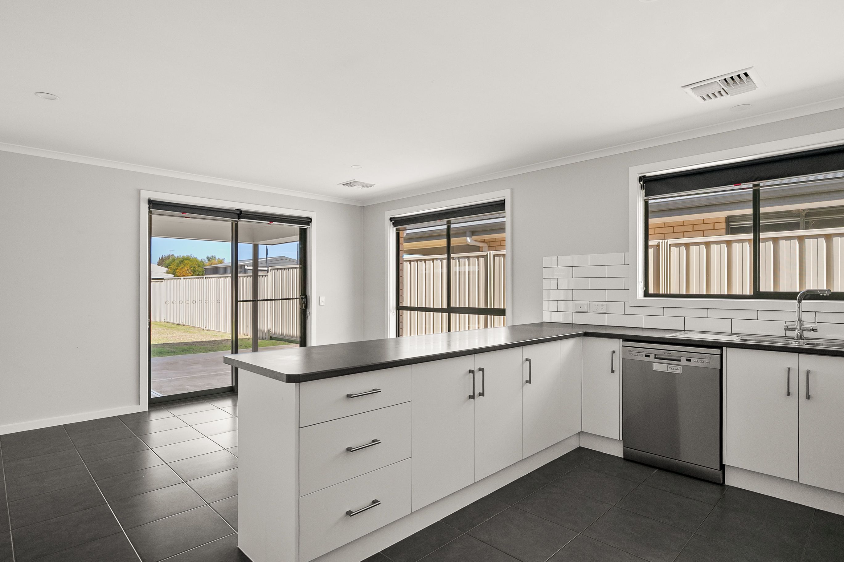 14A Muscat Avenue — photo 11 of 22