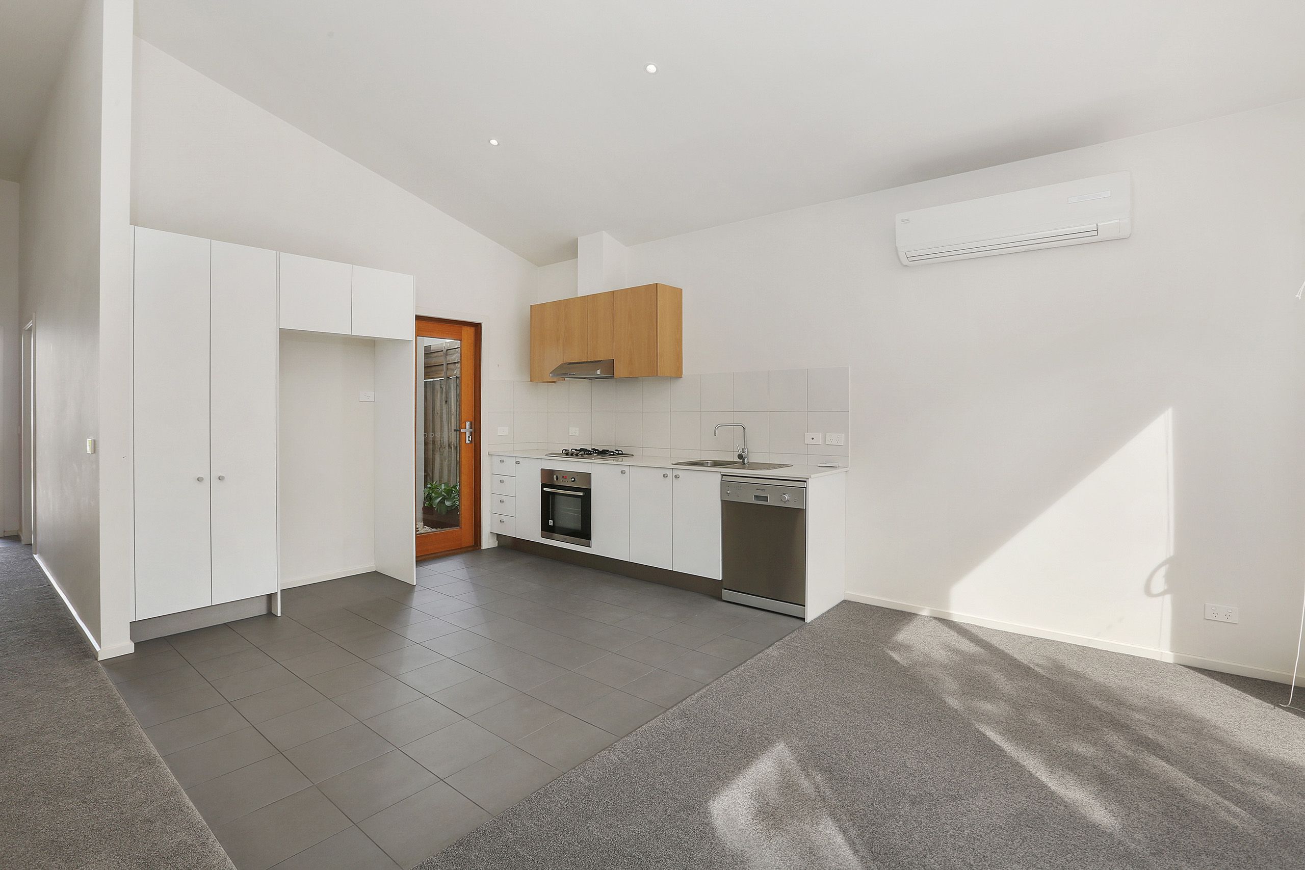 10/54 Percy Street, Newtown, VIC 3220