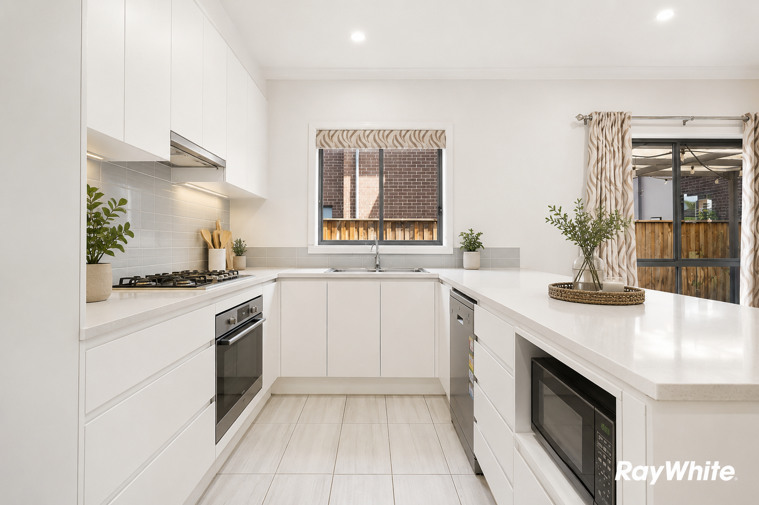 16 Everingham Street — photo 4 of 9