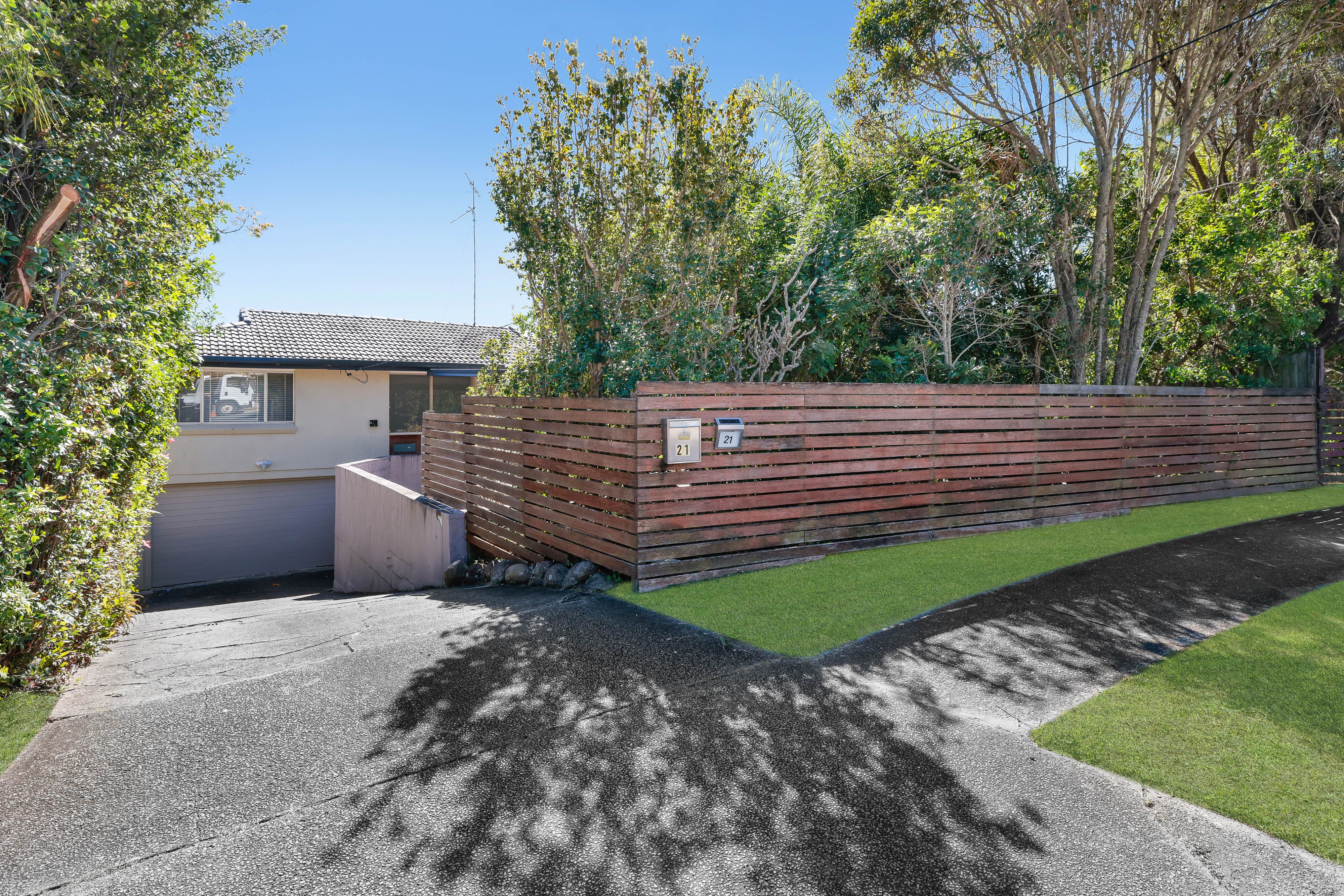 21 Caroline Avenue, Southport, QLD 4215
