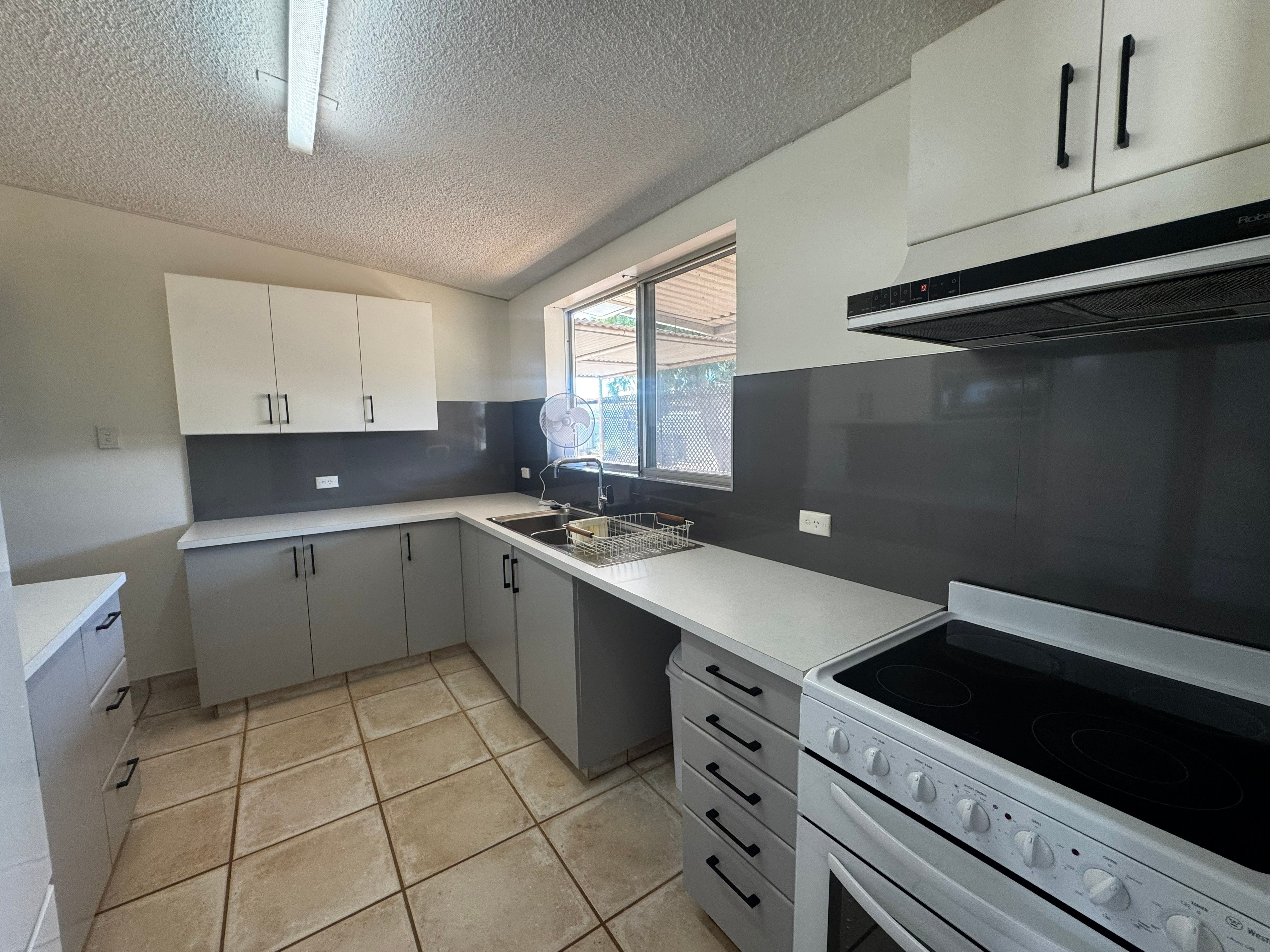 13 Carpenter Street — photo 11 of 19