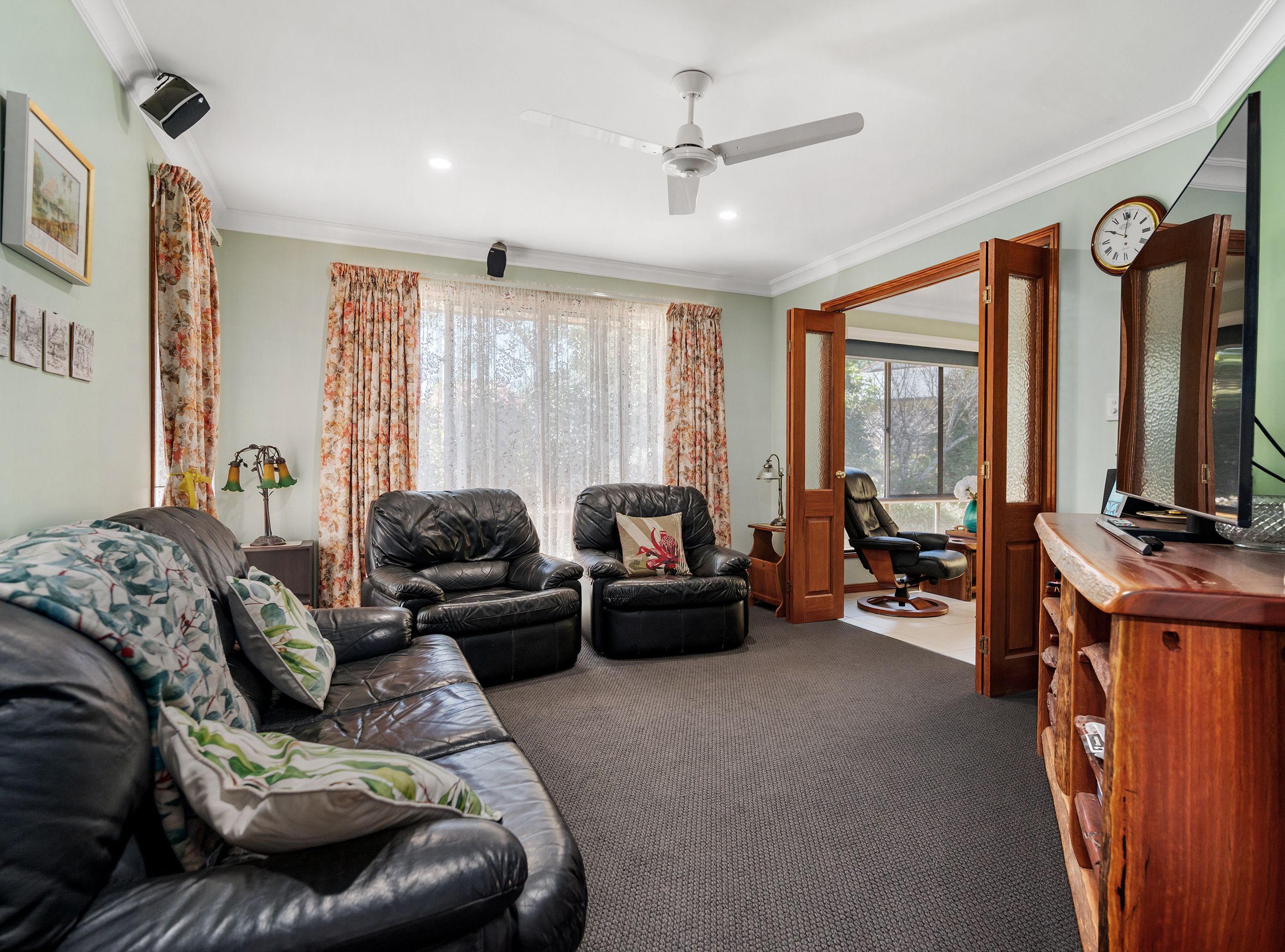 11 Mclachlan Drive — photo 4 of 25