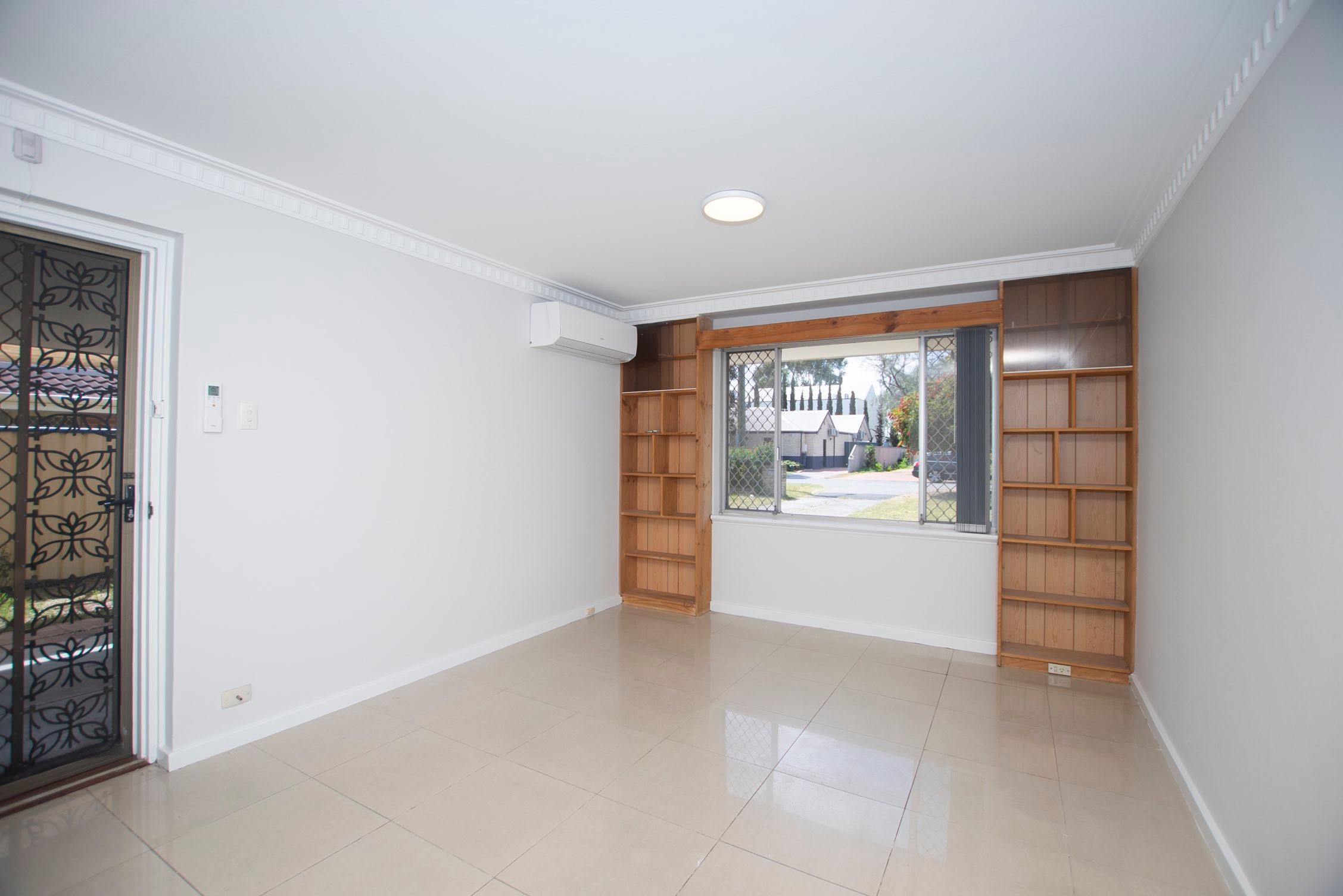 6A Homewood Street, Cloverdale, WA 6105
