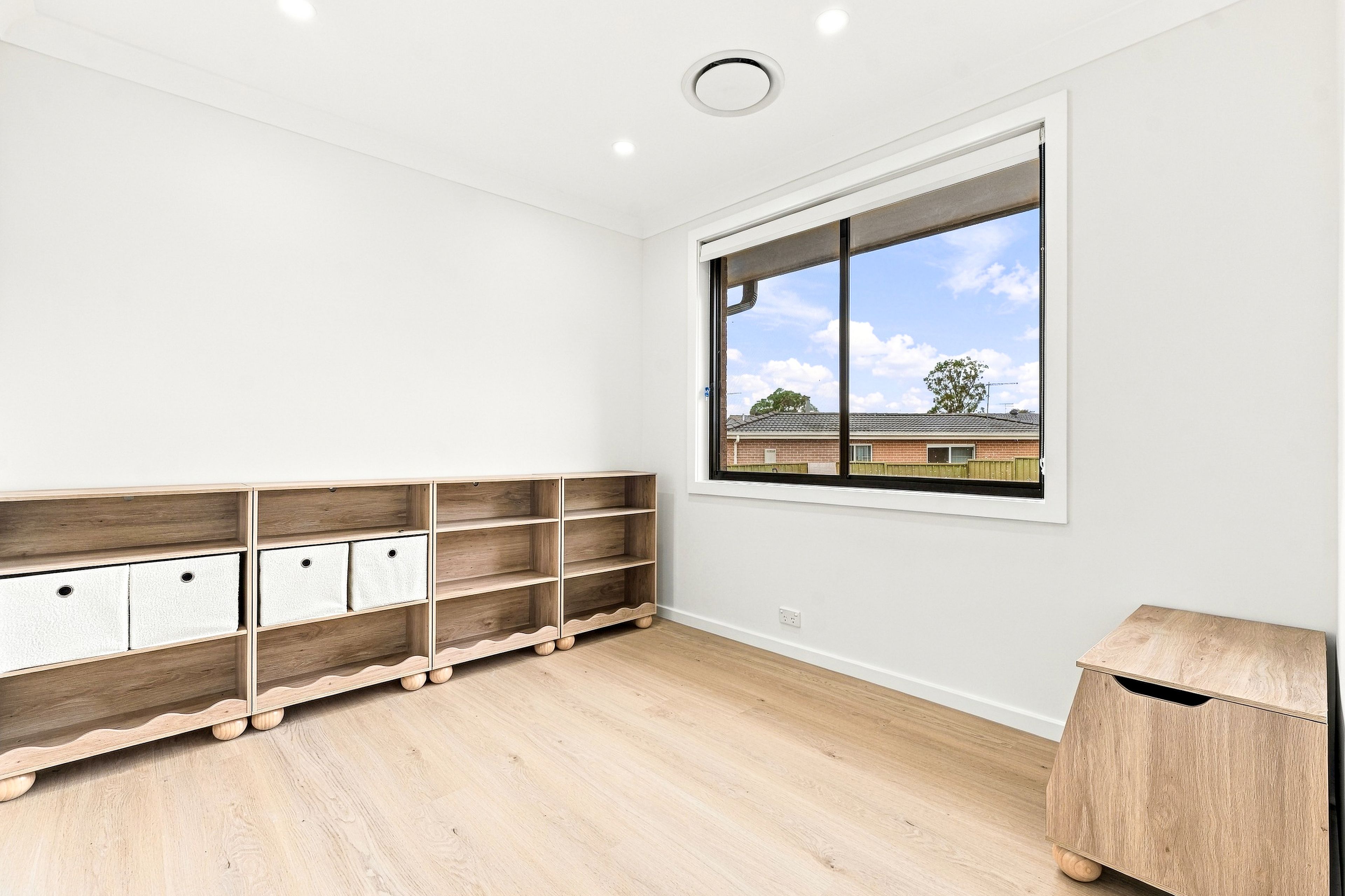 5 Mccartney Crescent — photo 12 of 21