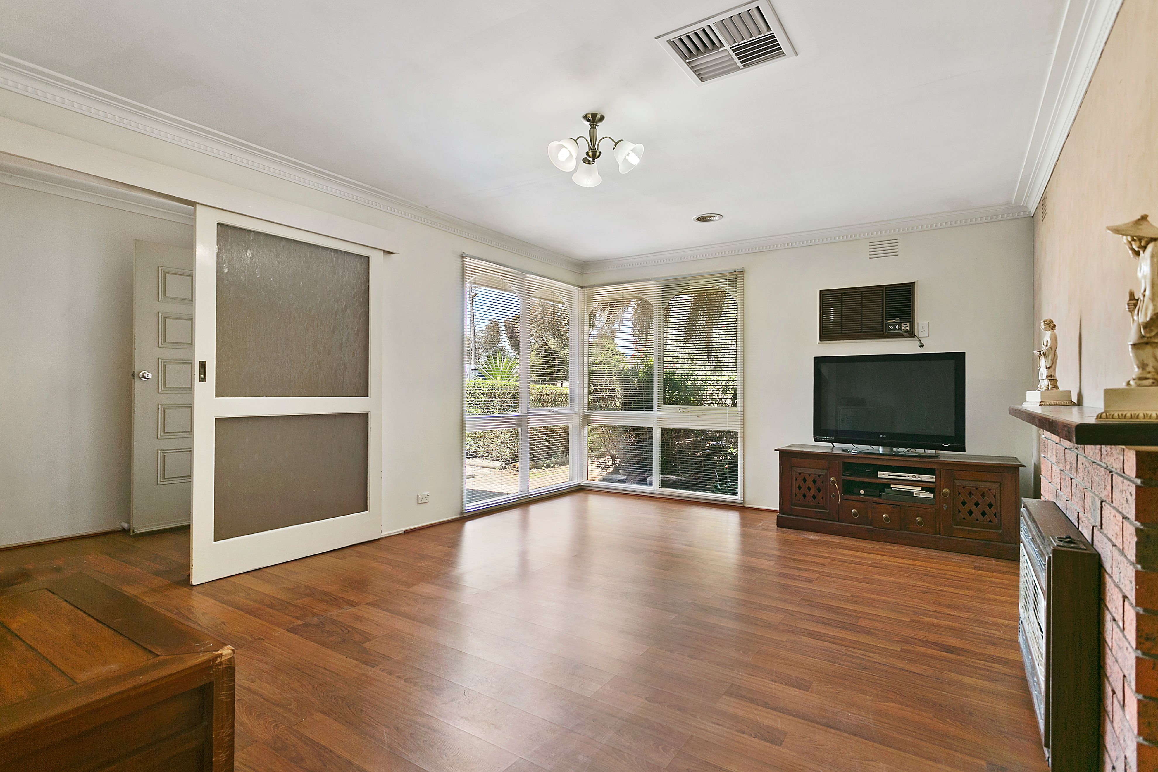 1 Canterbury Street, Cranbourne, VIC 3977