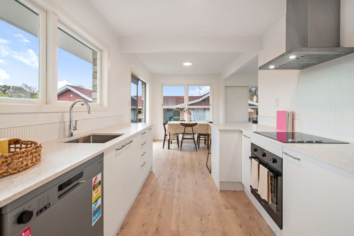 42 Ray Small Drive, Papakura, Papakura