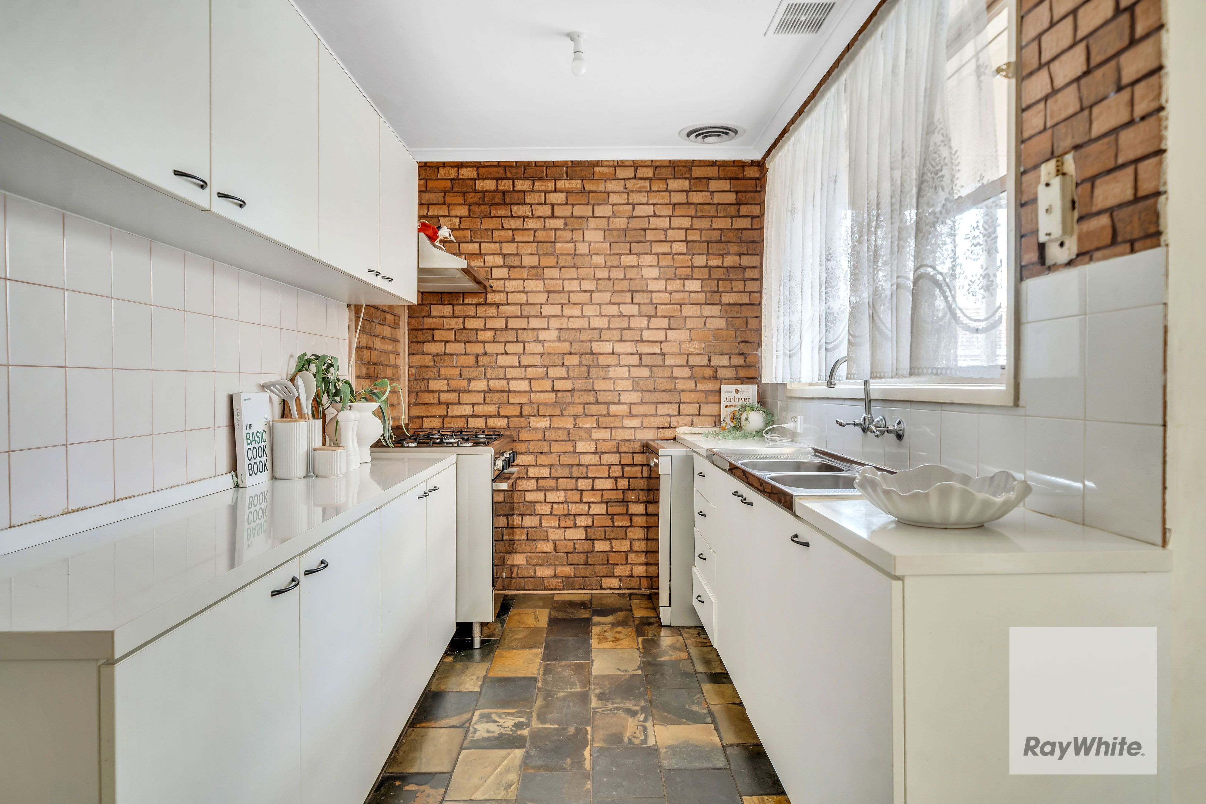 1 Rodwell Place — photo 9 of 19