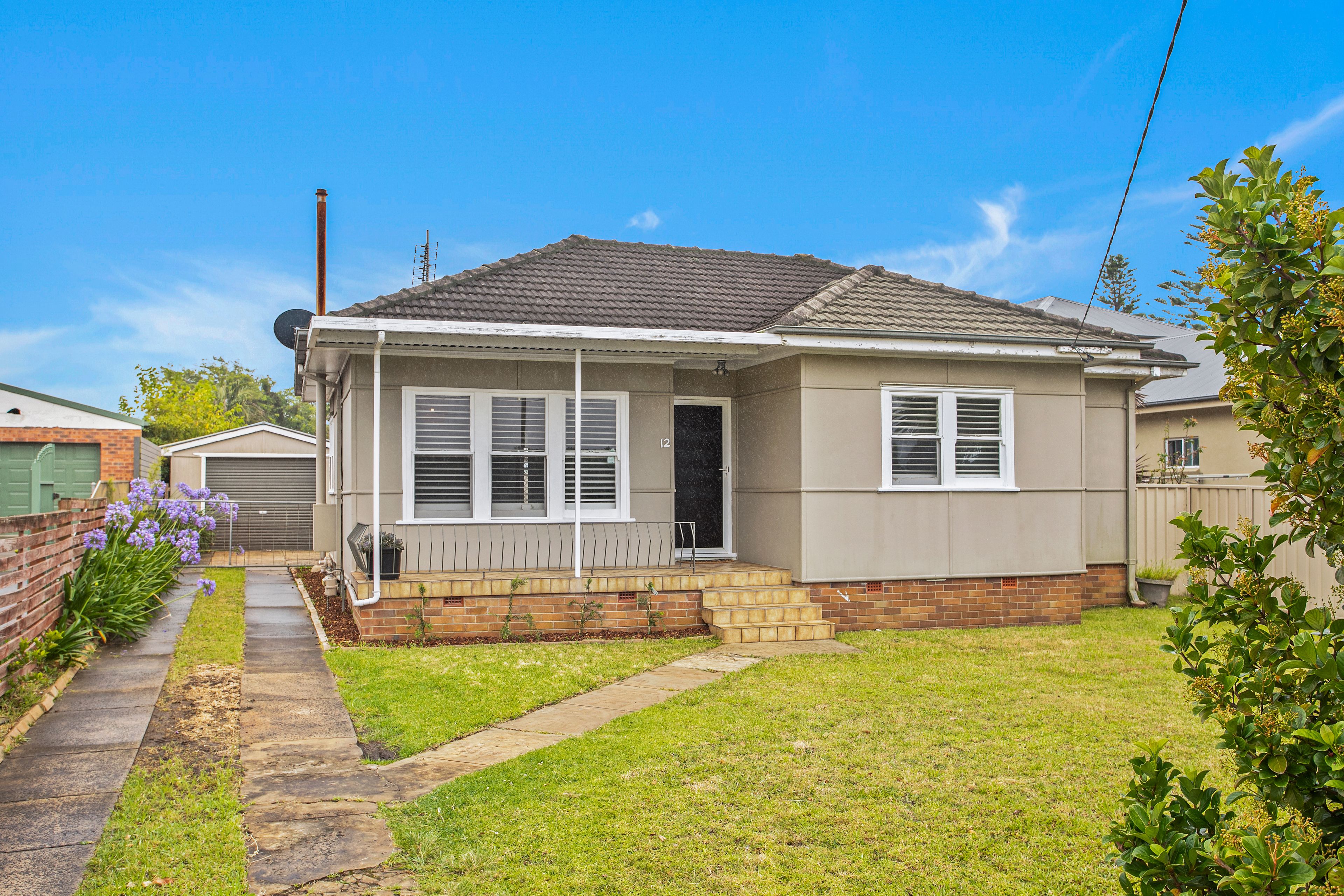12 Carinmoney Avenue, Warilla NSW 2528