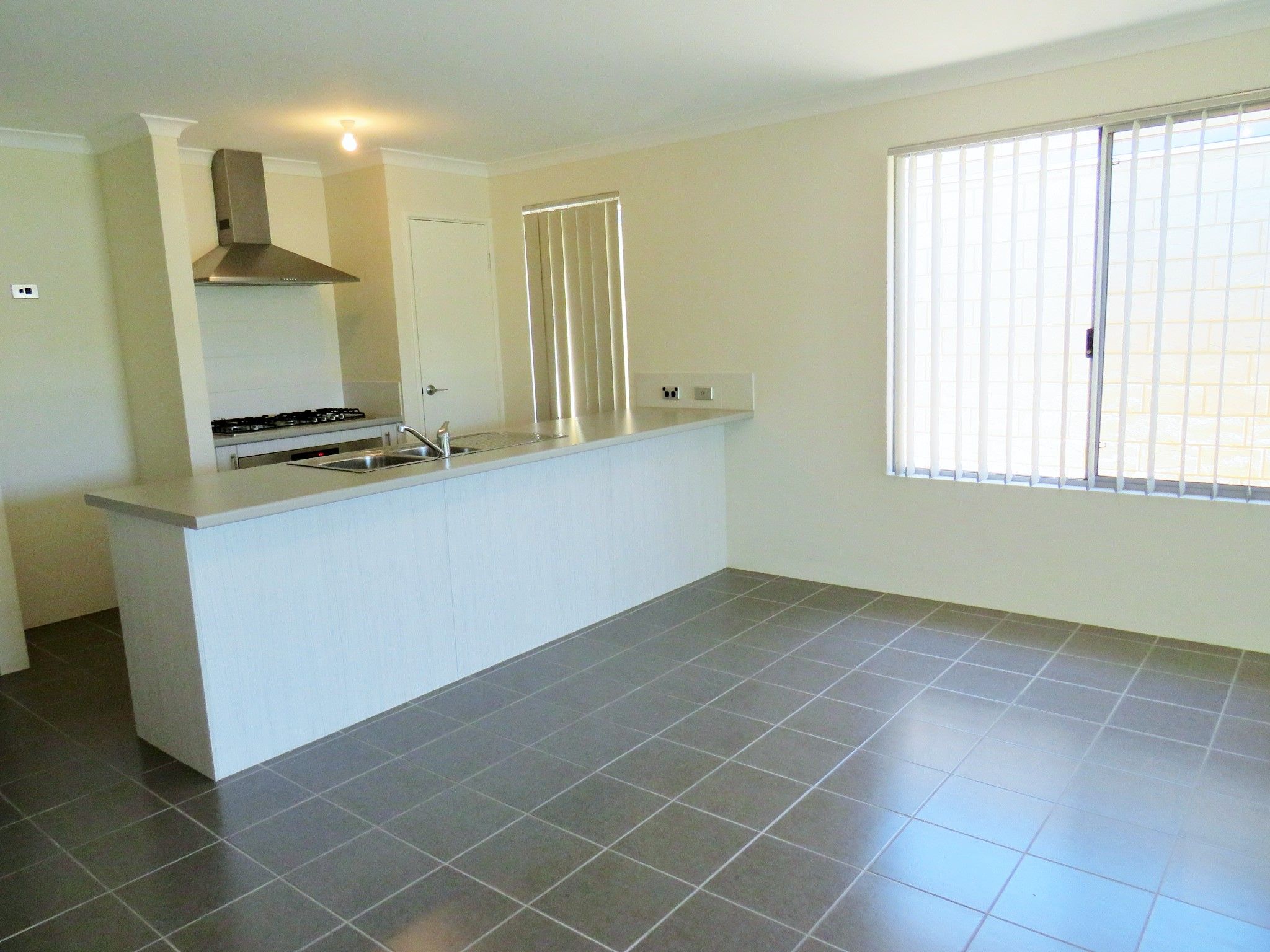 25B Waratah Drive, Camillo, WA 6111