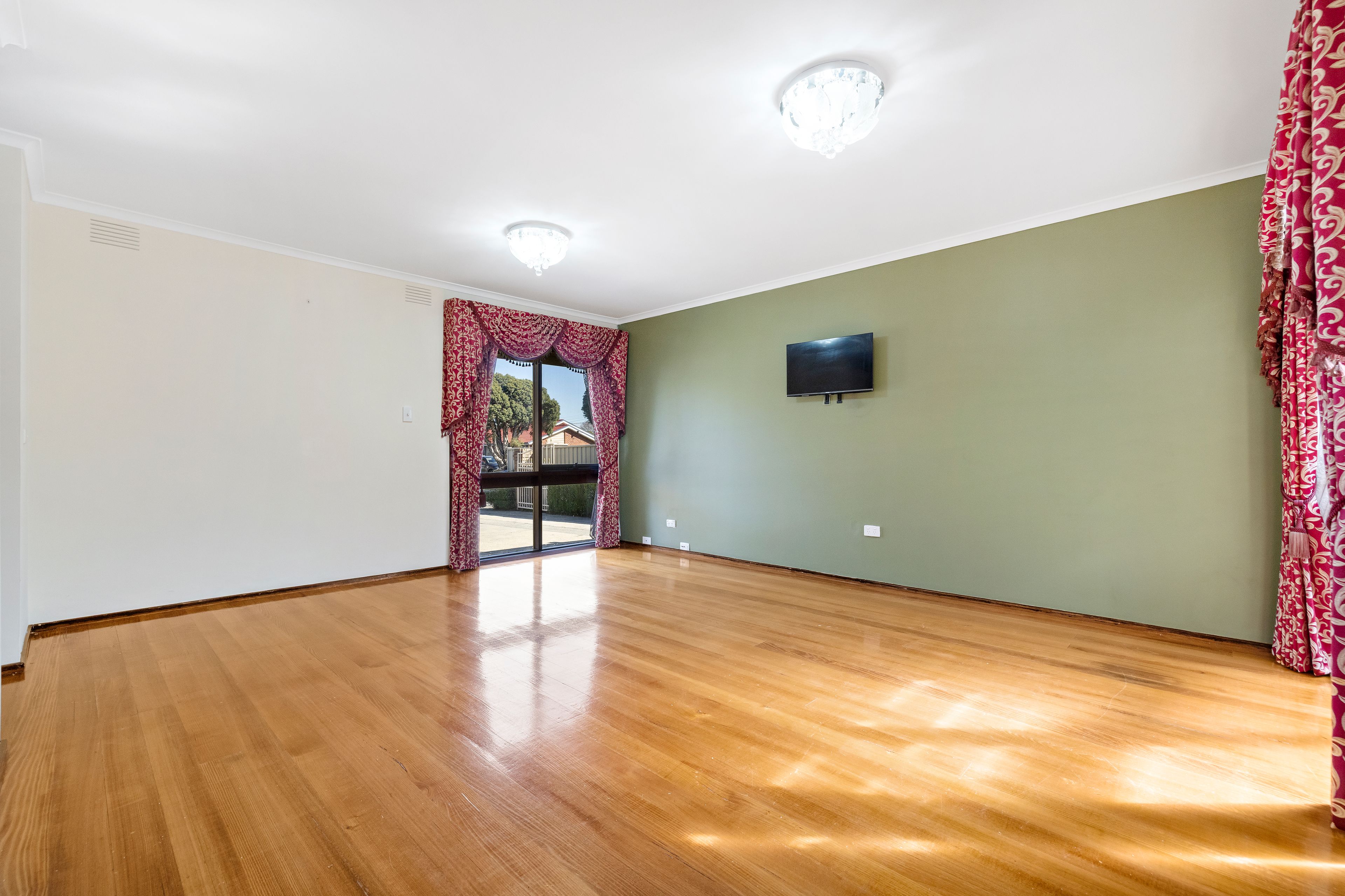 47 Bellavista Crescent — photo 3 of 14