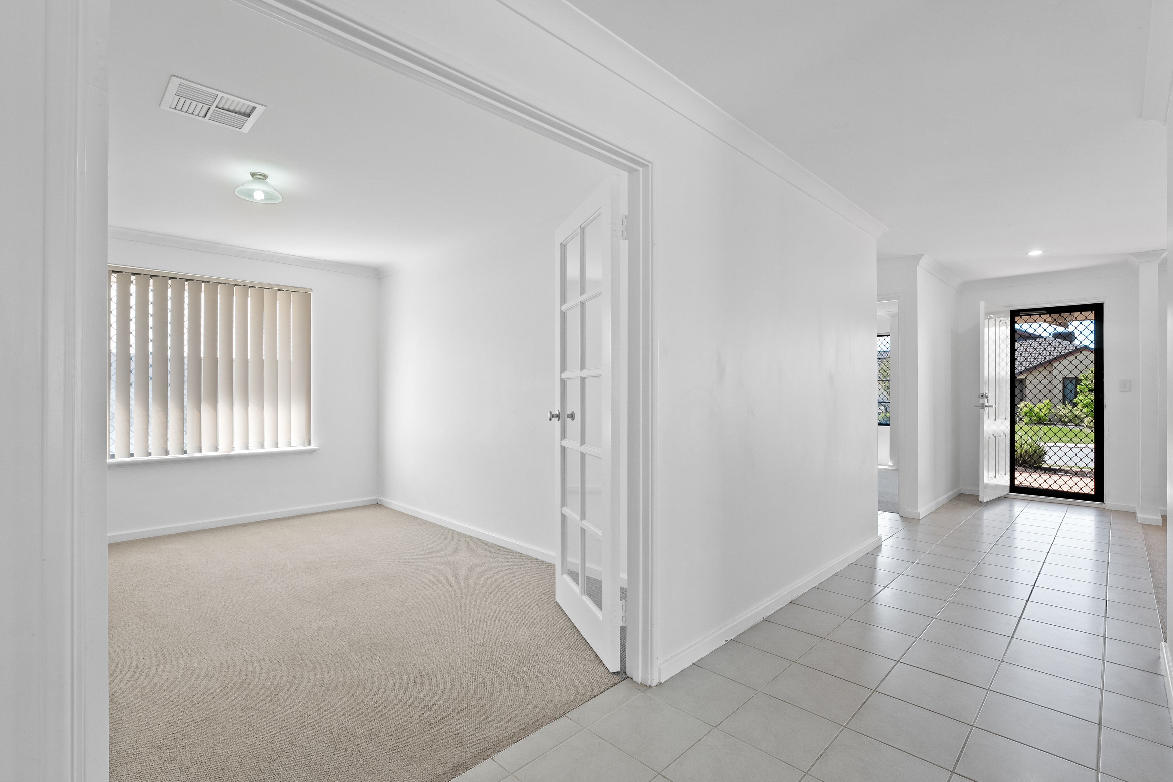 4 Oxenholme Way — photo 9 of 30