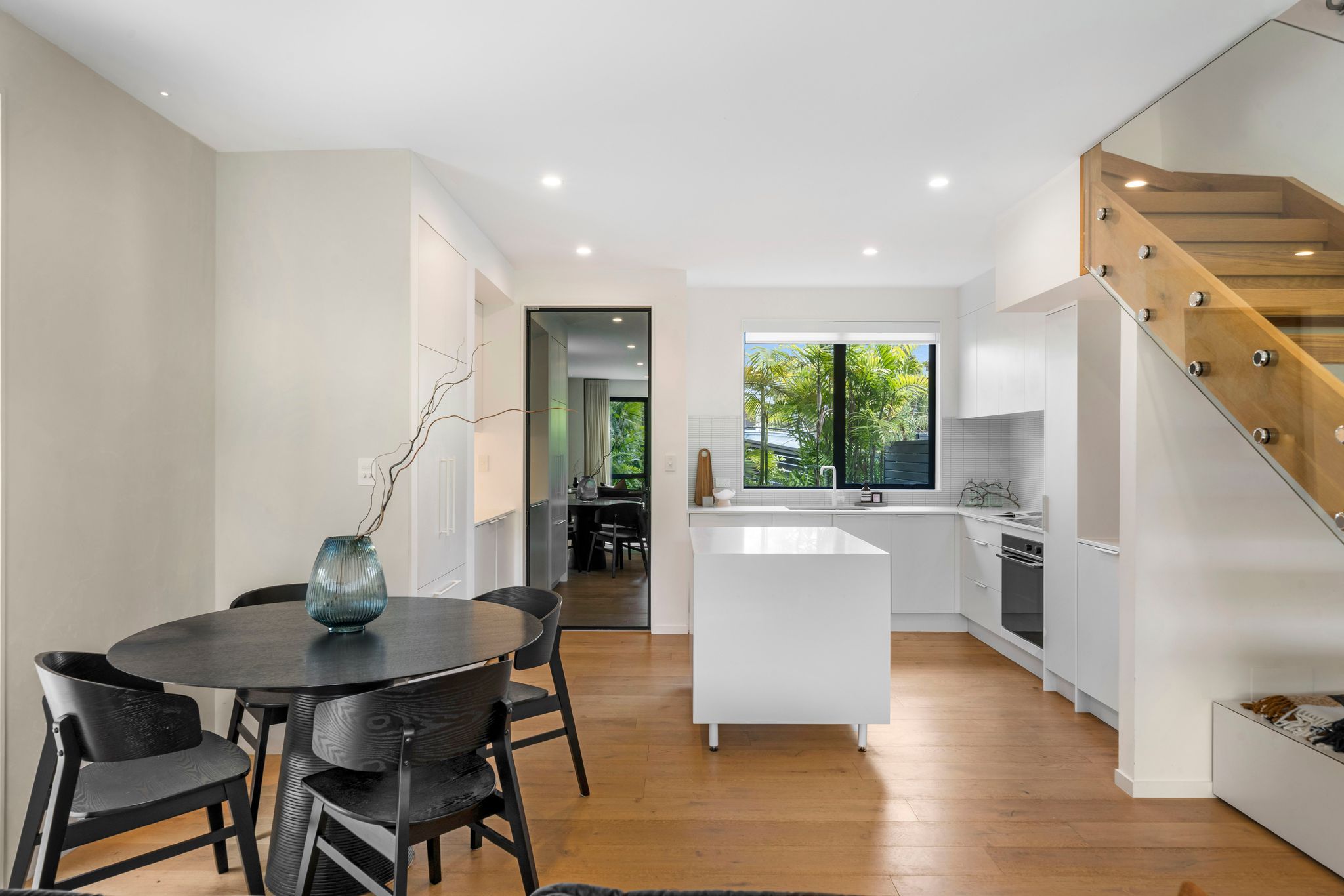 2/37 Glen Atkinson Street, St Heliers