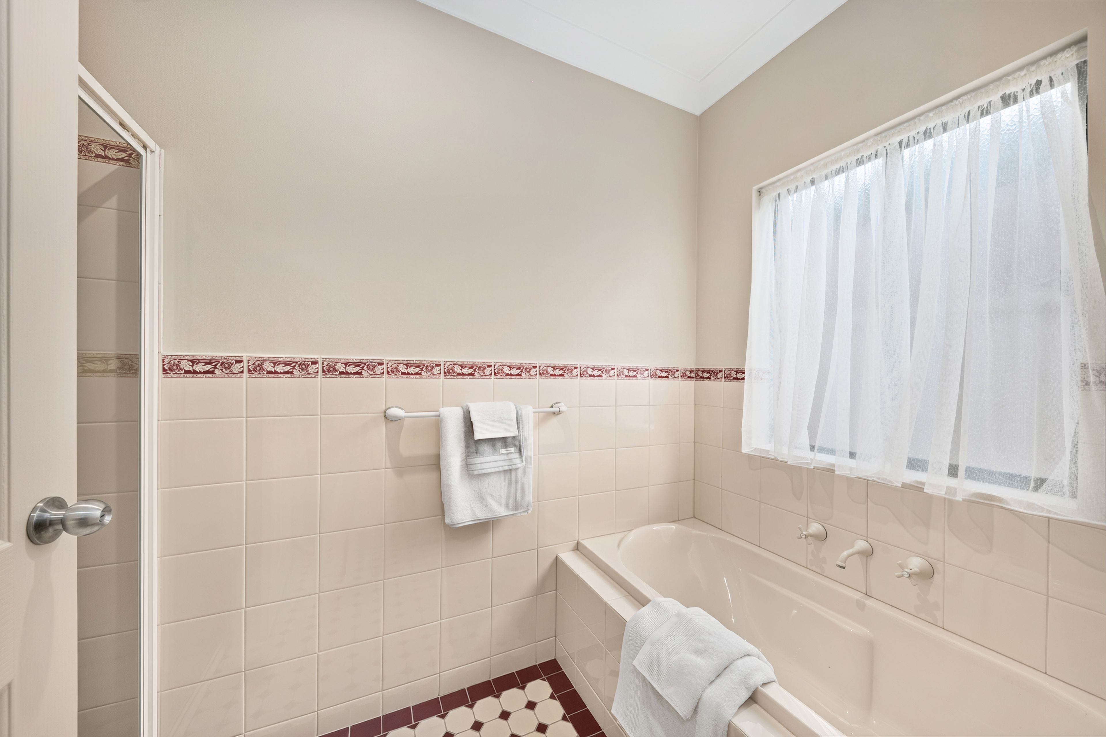 23 Douglas Avenue — photo 13 of 23