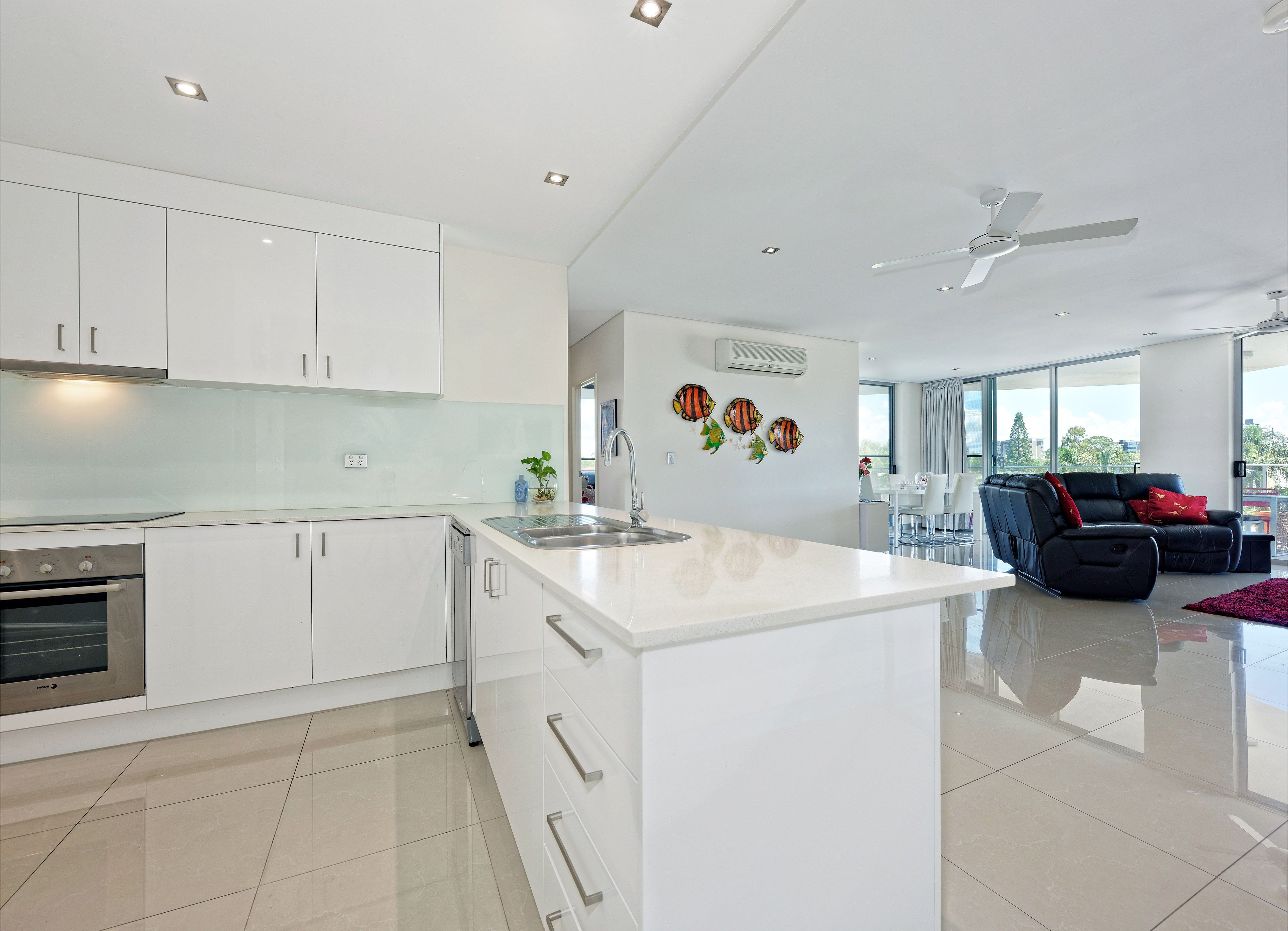 17 Marine Parade, Redcliffe QLD 4020