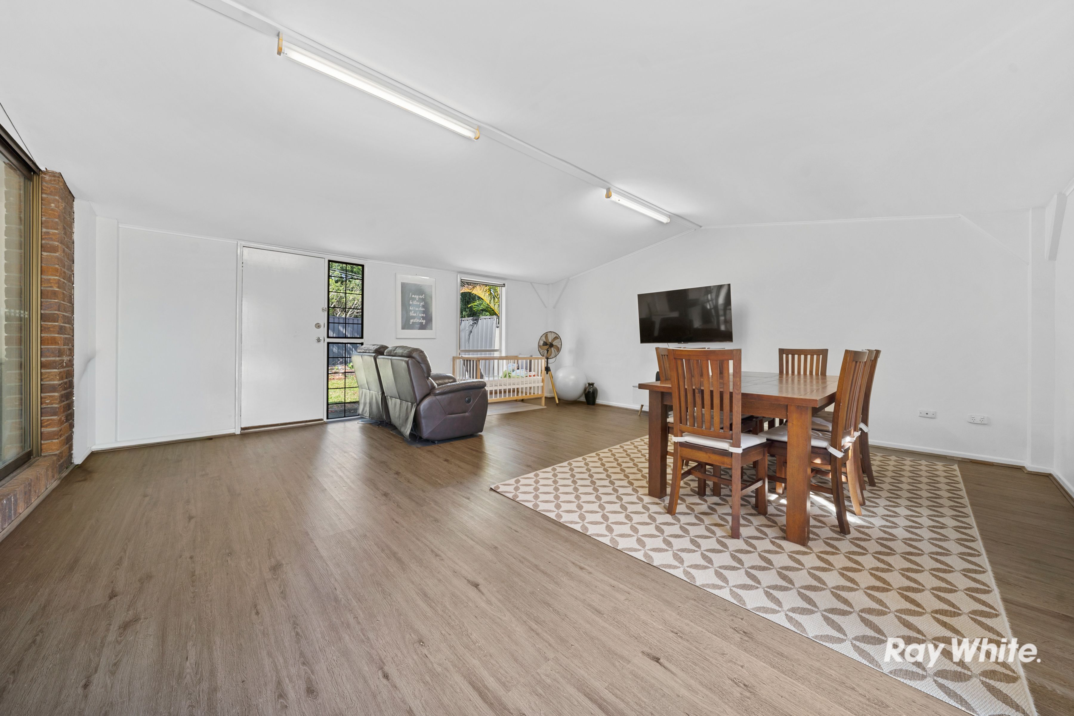 2 Dunbar Street — photo 11 of 19
