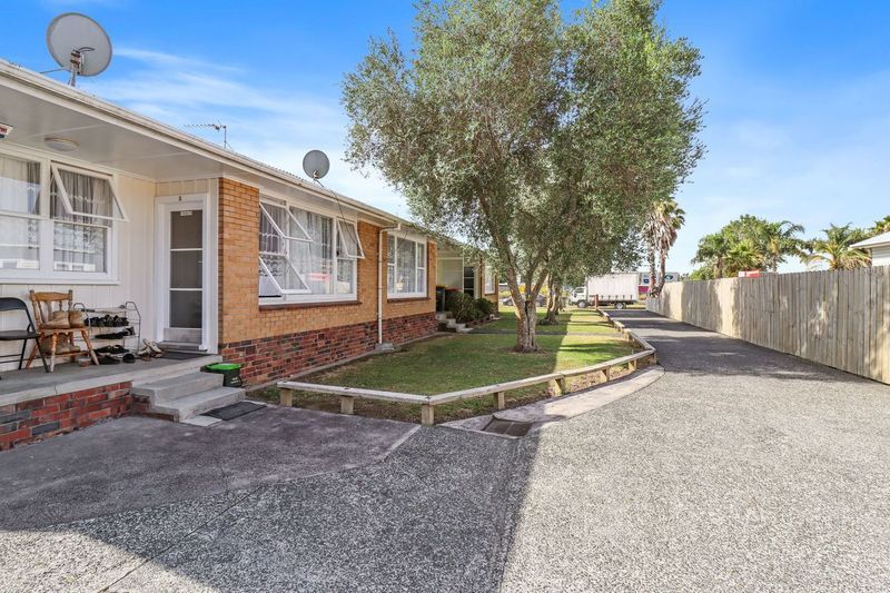 2/5 Fulton Crescent, Otara, Manukau City