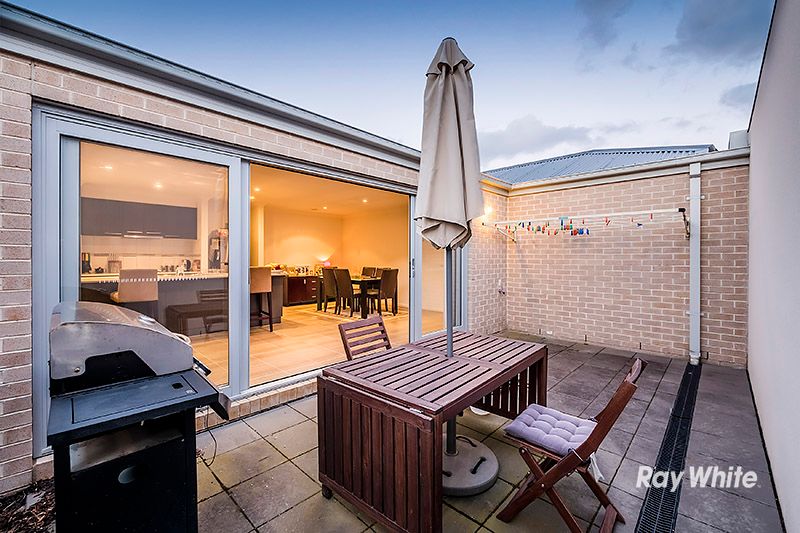 14 Nokota Lane, Clyde North, VIC 3978