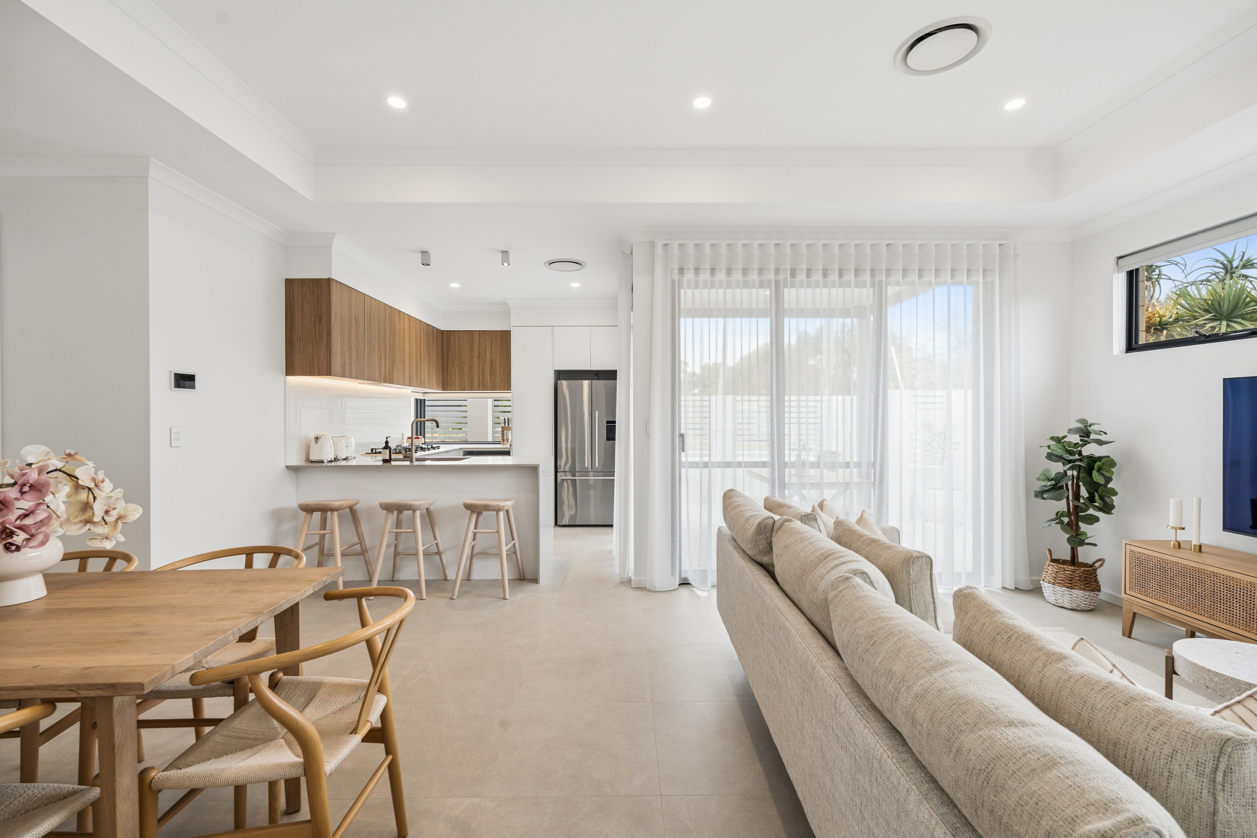 1/8 Koombana Way — photo 5 of 27