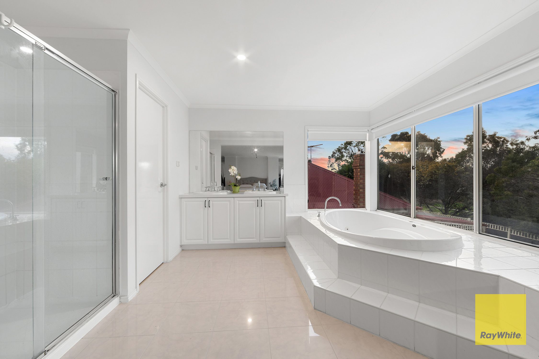 27 Abbington Crescent — photo 14 of 26