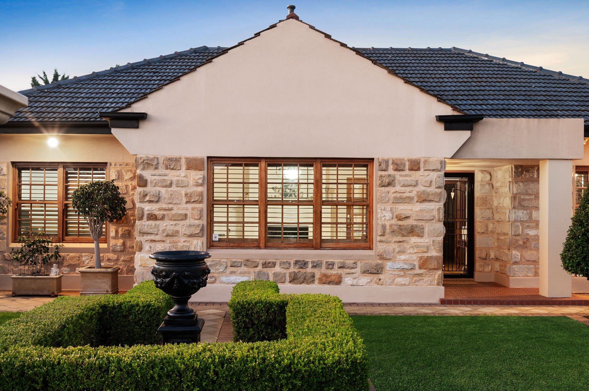 17 Honeyton Street, Seaton, SA 5023