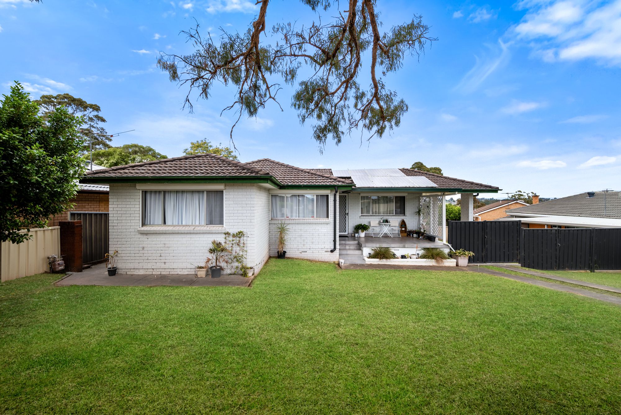 292 The Parkway, Bradbury NSW 2560