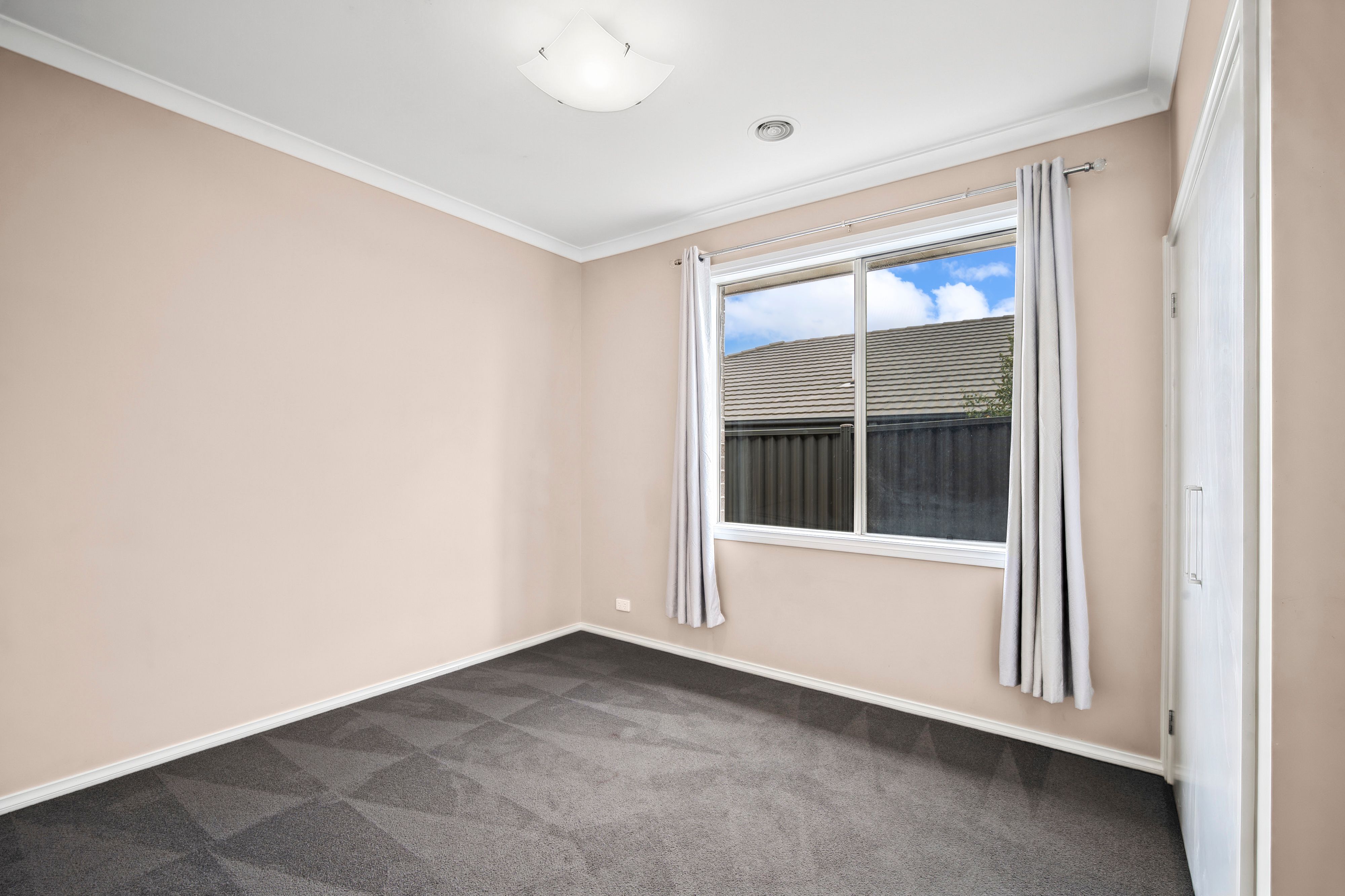 14 Pengelly Road — photo 11 of 17