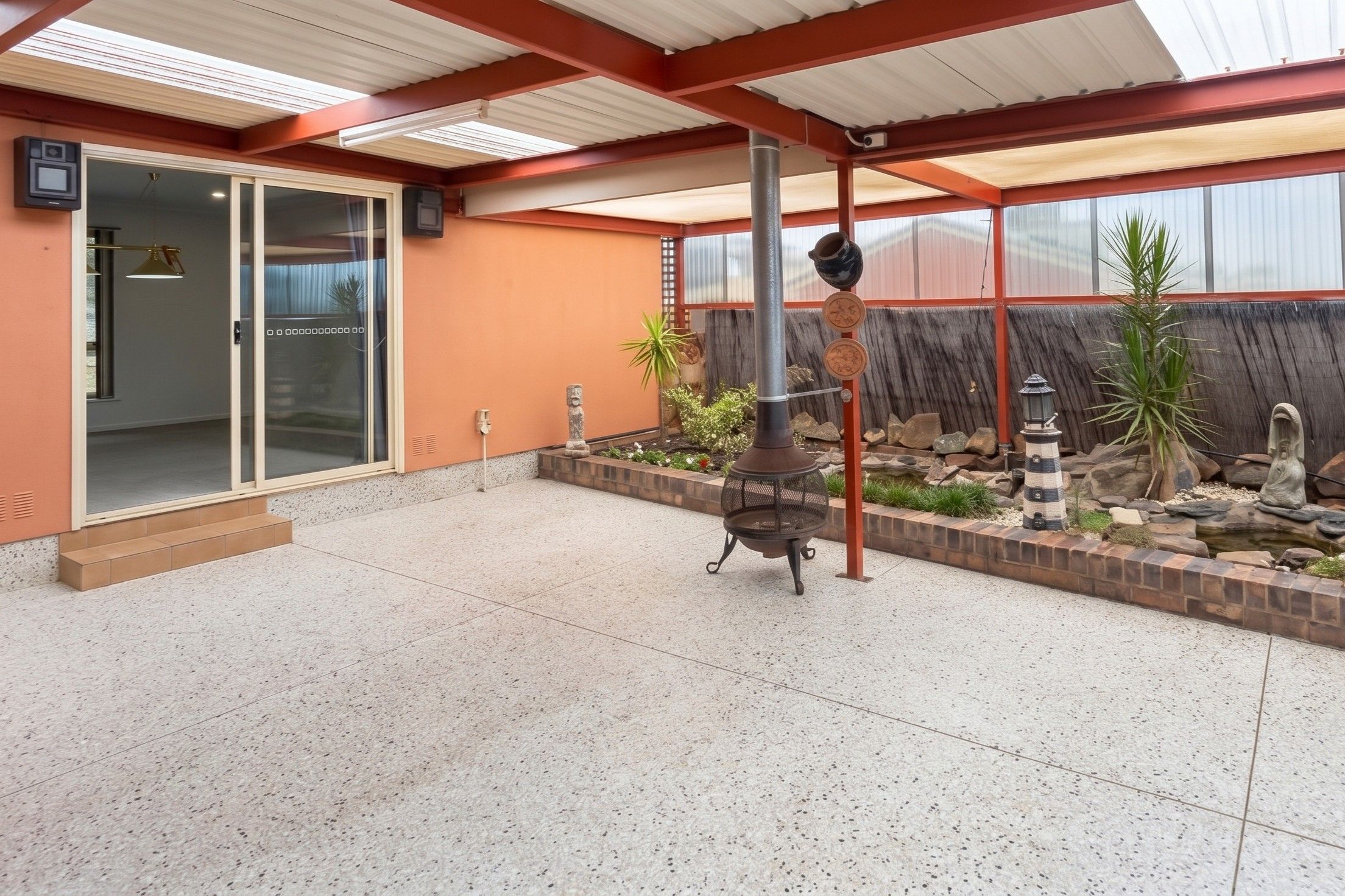 98 Elizabeth Road — photo 8 of 13