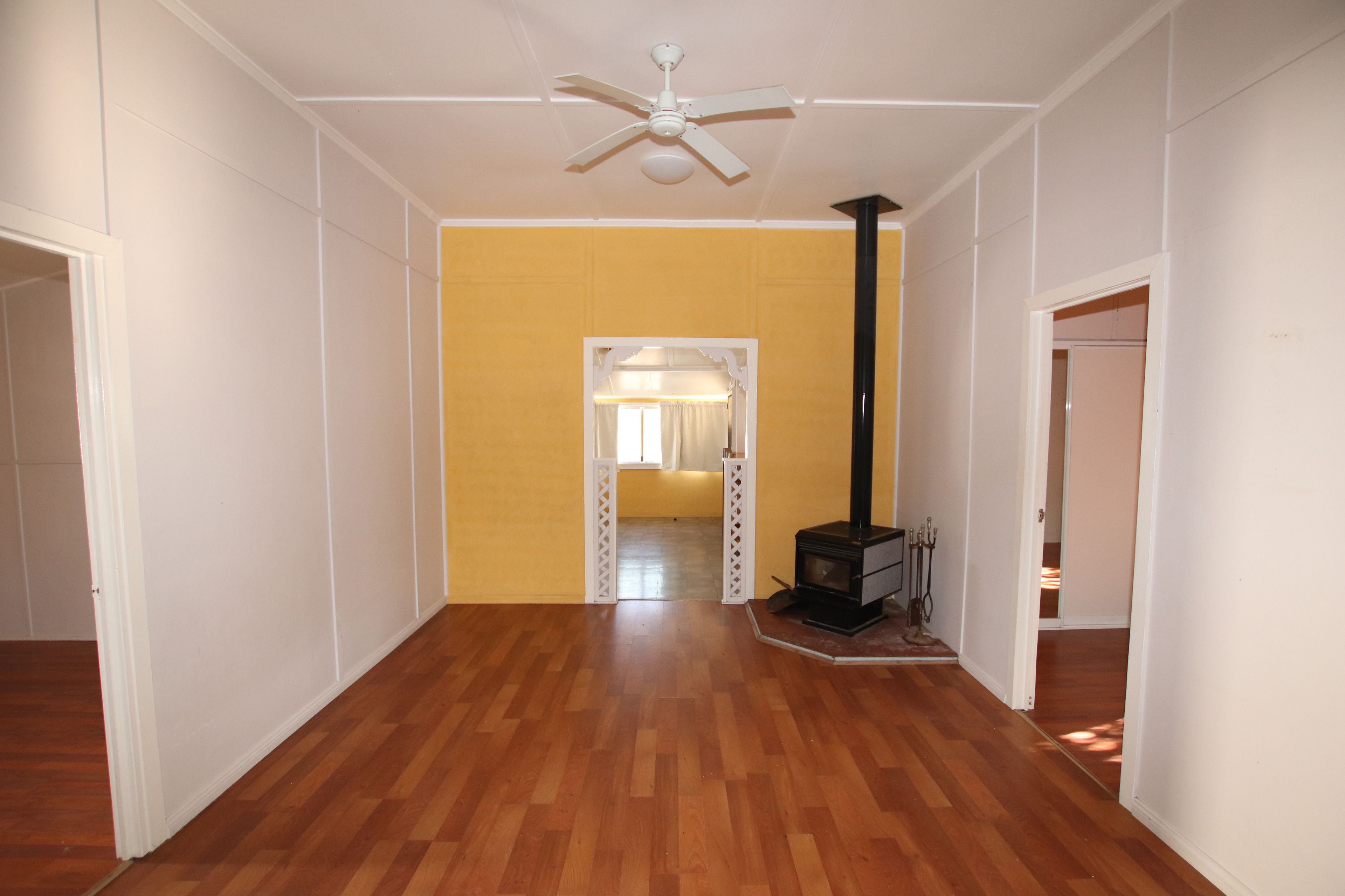 83 Grevillea Street — photo 4 of 11