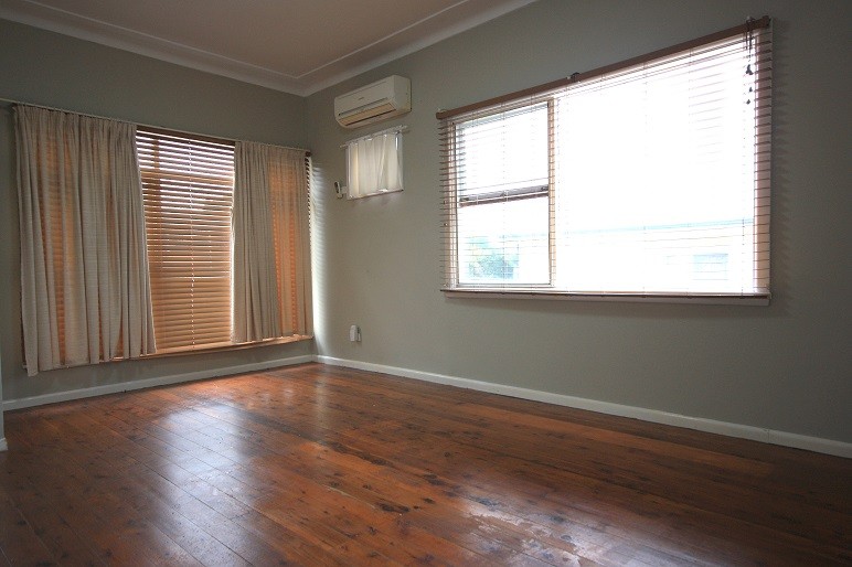 112 Macquarie Avenue, Campbelltown, NSW 2560