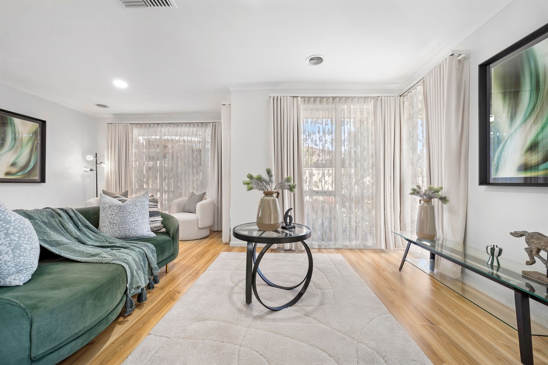 12 Rebecca Court — photo 3 of 17