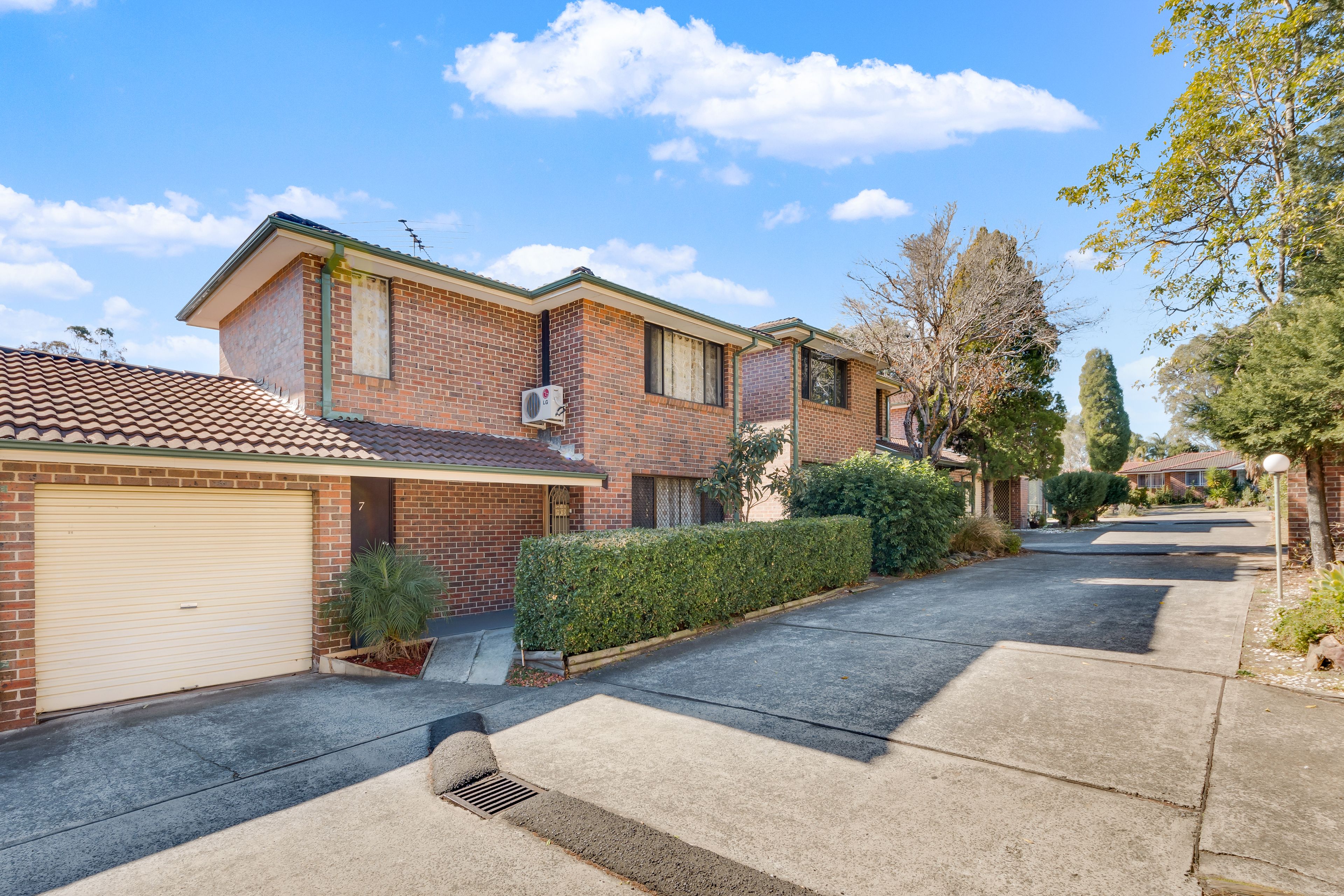 Macquarie Fields, NSW 2564