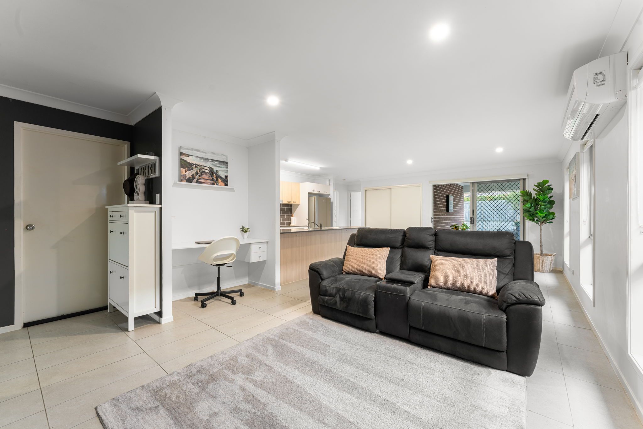 25 Mount Cooroora Street — photo 10 of 29