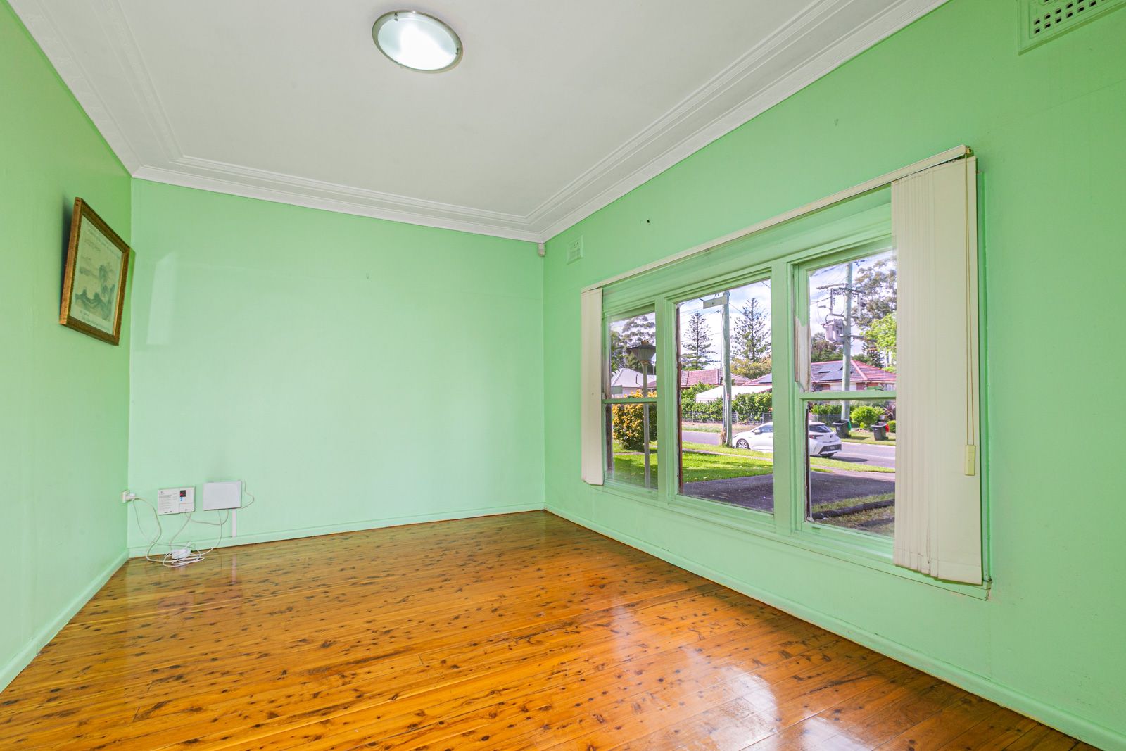 33 Coveny Street — photo 6 of 8