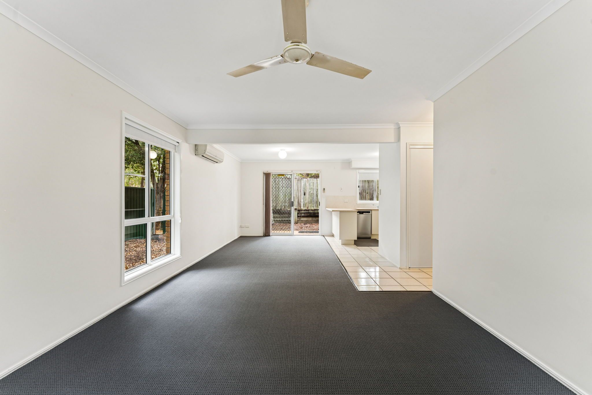 60/122 Johnson Road — photo 3 of 28