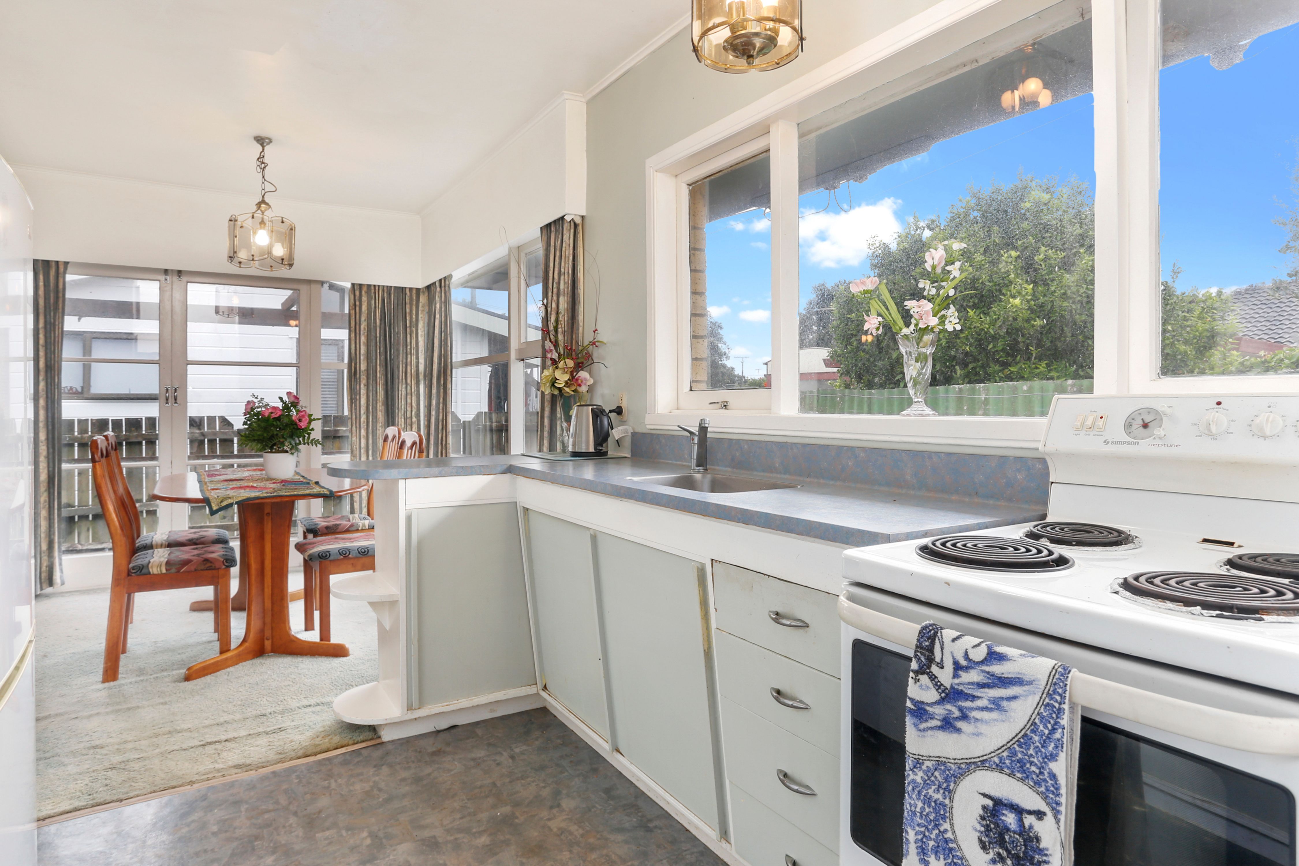 32C Kiwi Esplanade, Mangere Bridge, Manukau City