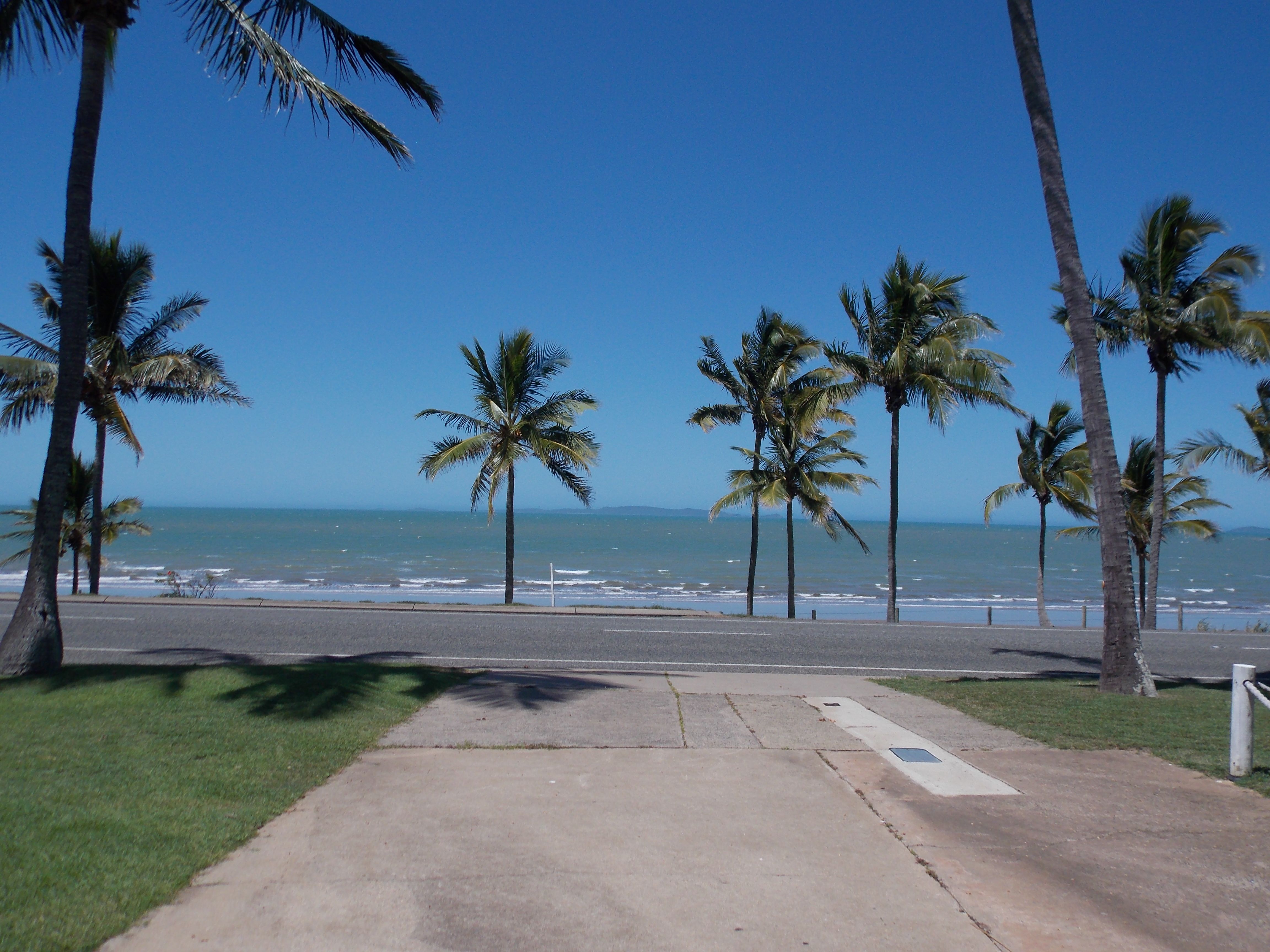 2/136 Scenic Highway, LAMMERMOOR BEACH, QLD 4703