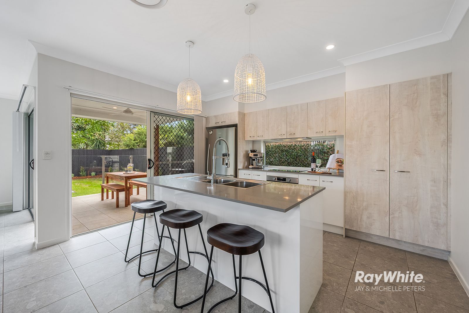 135 Scarborough Road — photo 6 of 30