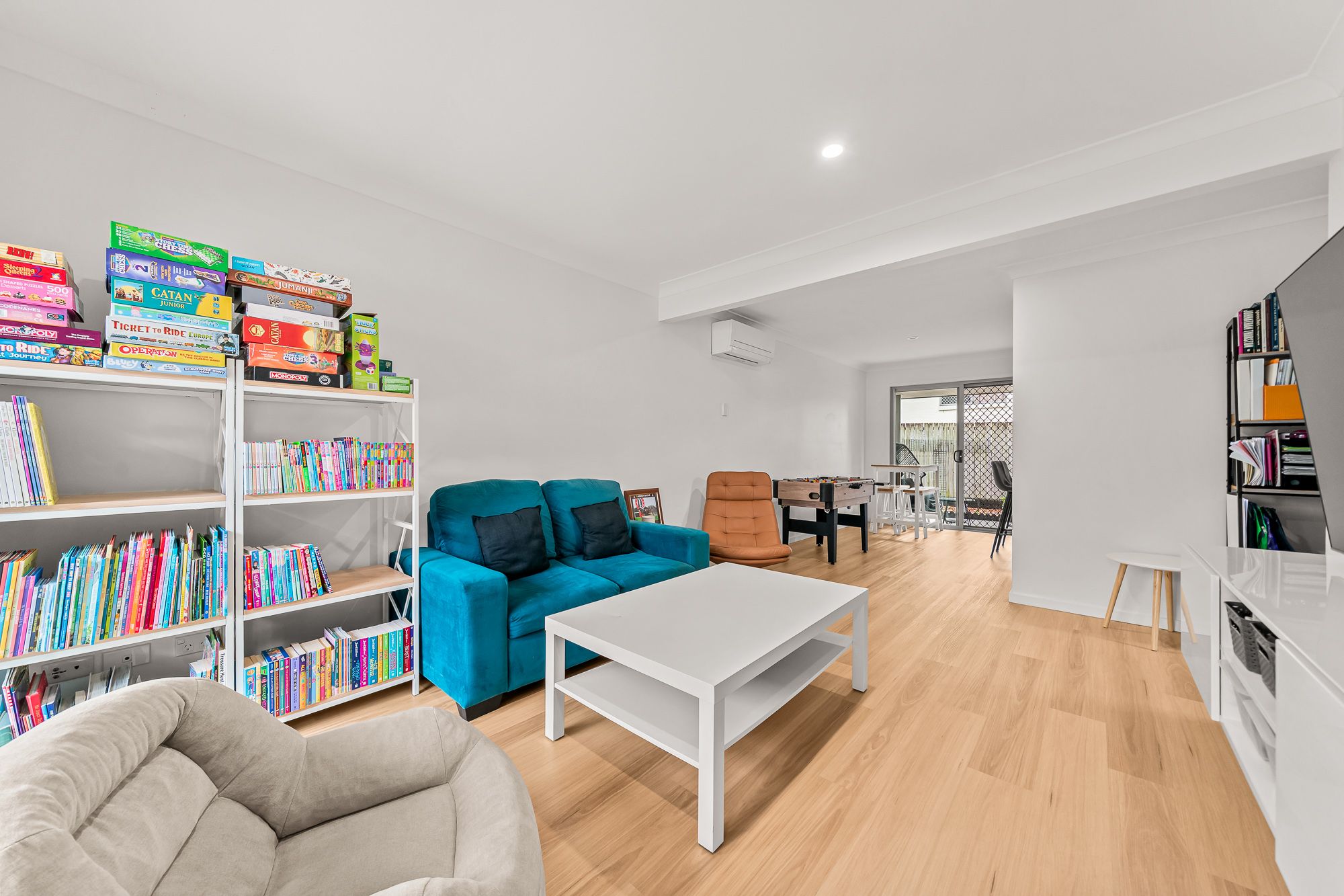40/2311 Logan Road — photo 5 of 18