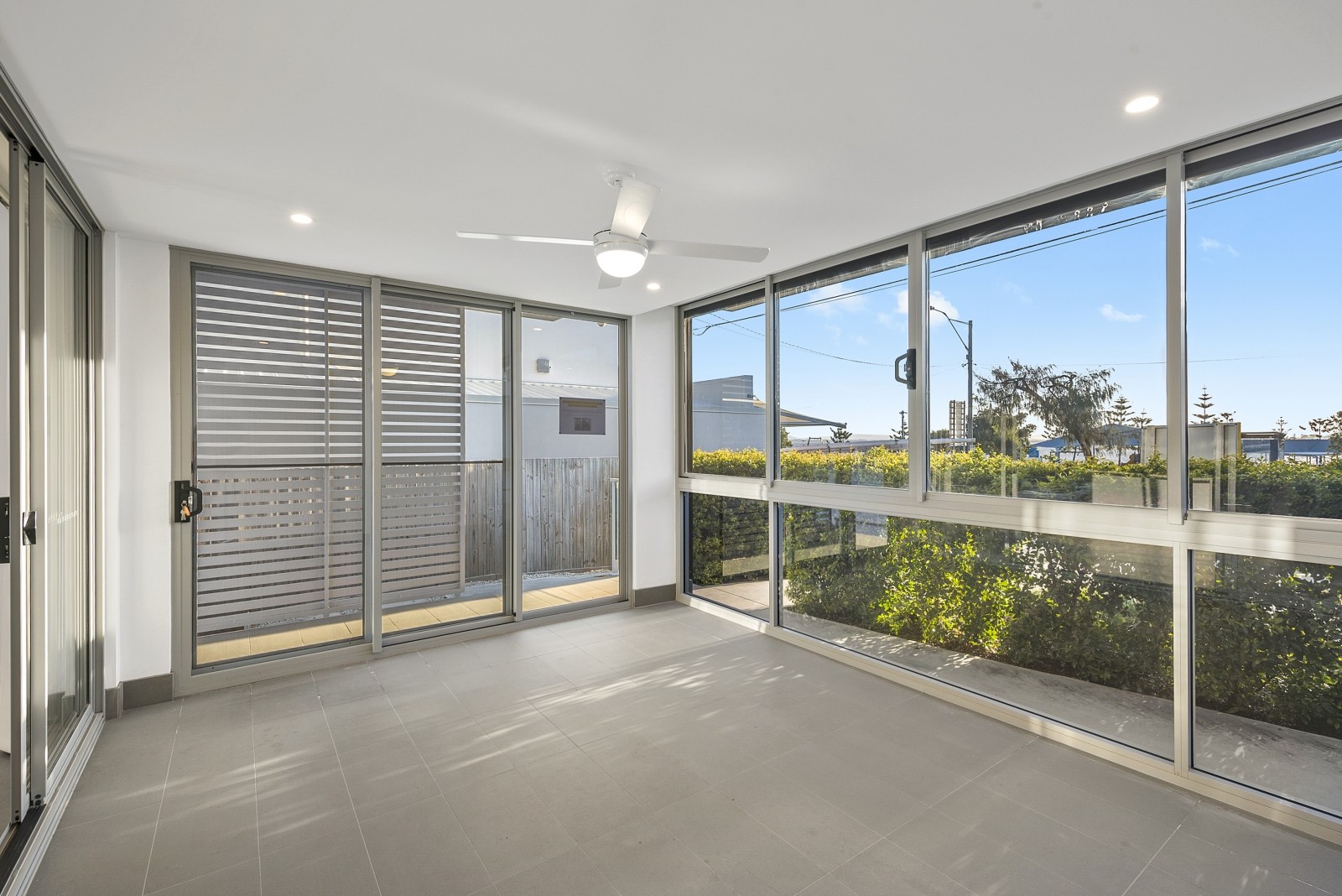 1/52 Oxley Avenue, Woody Point, QLD 4019