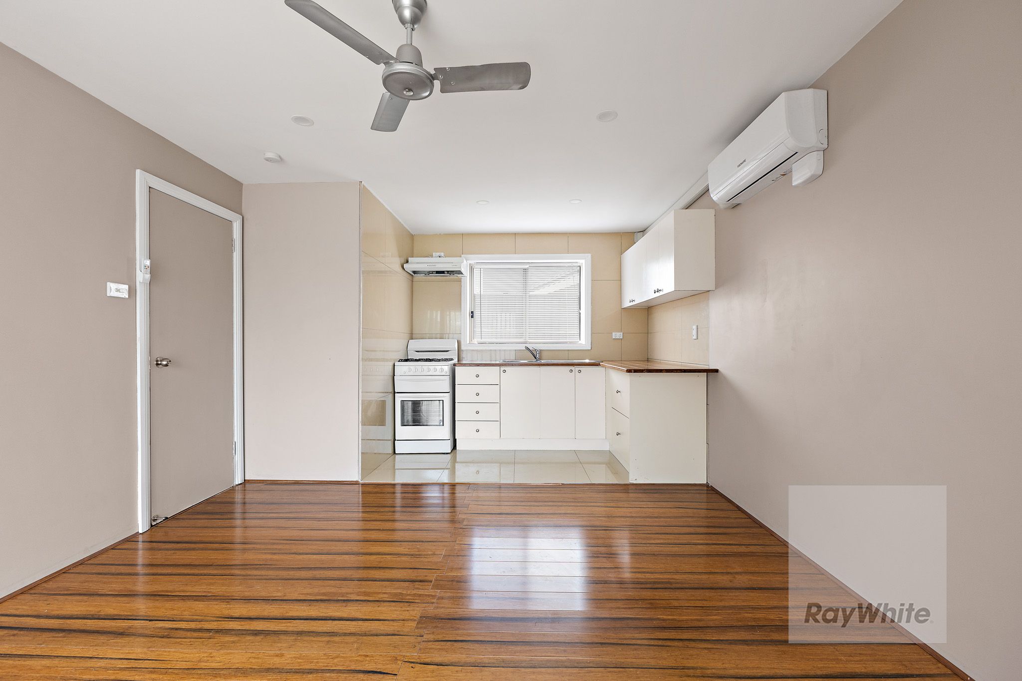 13/1657-1659 Sydney Road — photo 3 of 6
