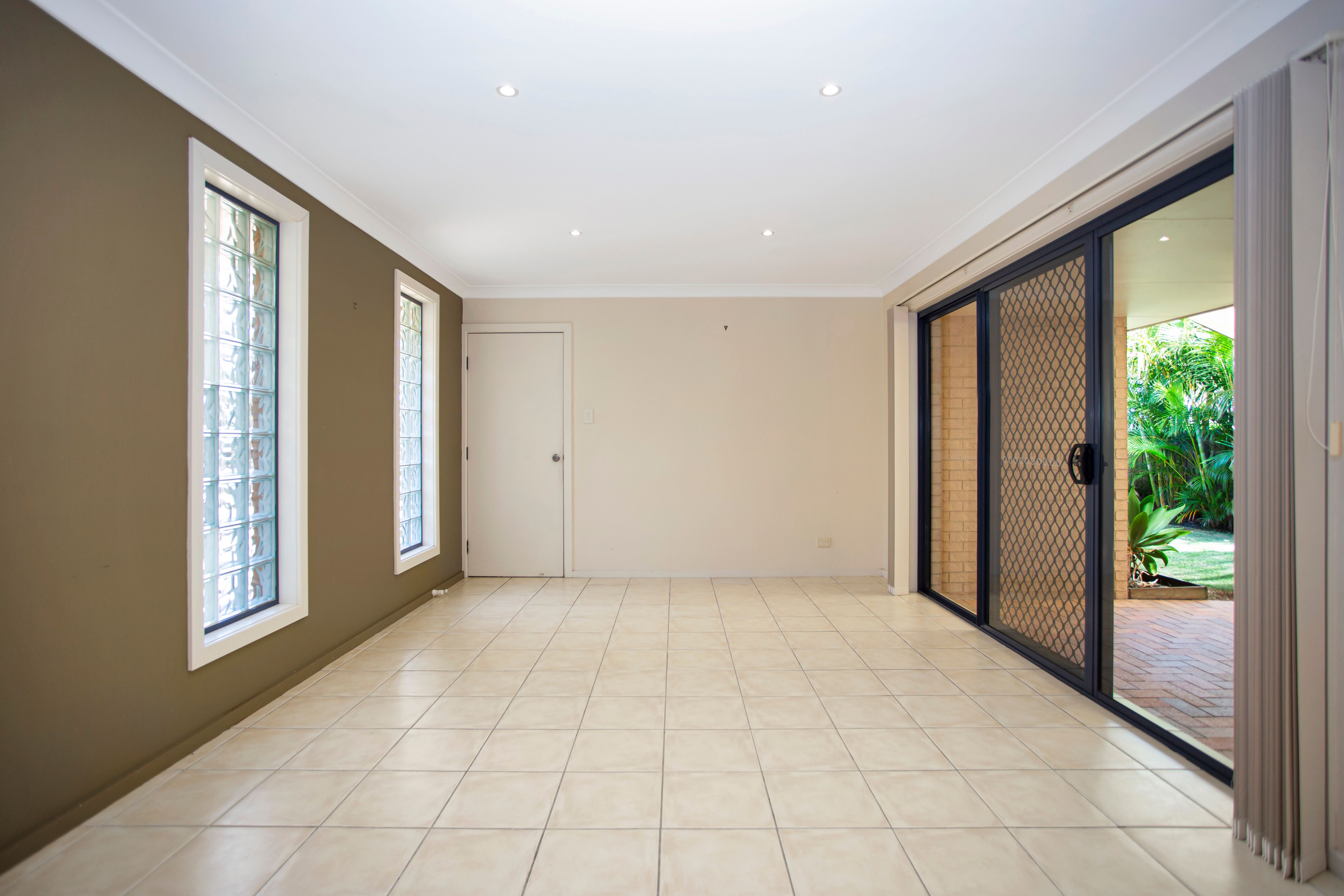 2/52 Myall Street — photo 3 of 24
