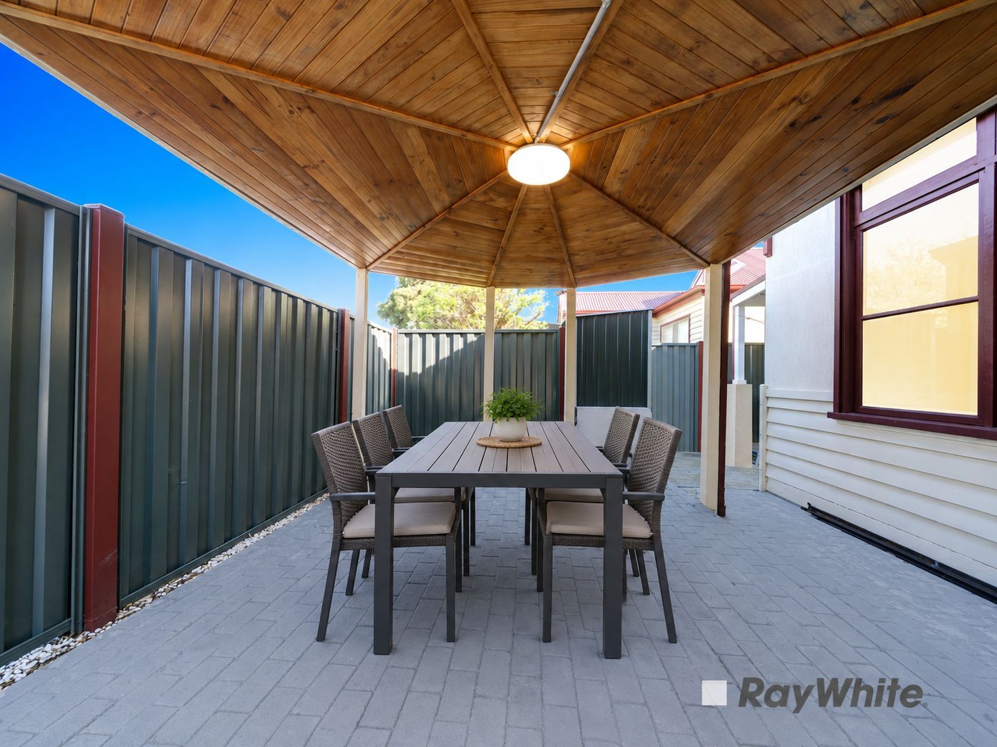 27 Hemmings Street — photo 20 of 28